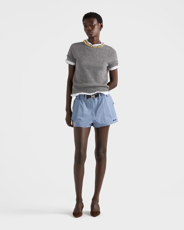 Shorts em tecido técnico Shorts em tecido técnico