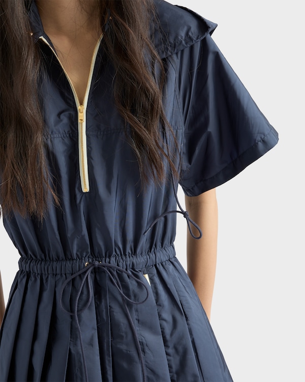 Vestido midi de Re-Nylon ligero Vestido midi de Re-Nylon ligero