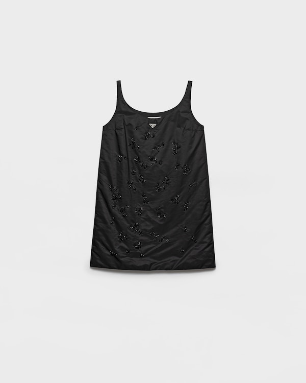 Besticktes, leichtes Minikleid aus Re-Nylon - Schwarz Besticktes, leichtes Minikleid aus Re-Nylon - Schwarz
