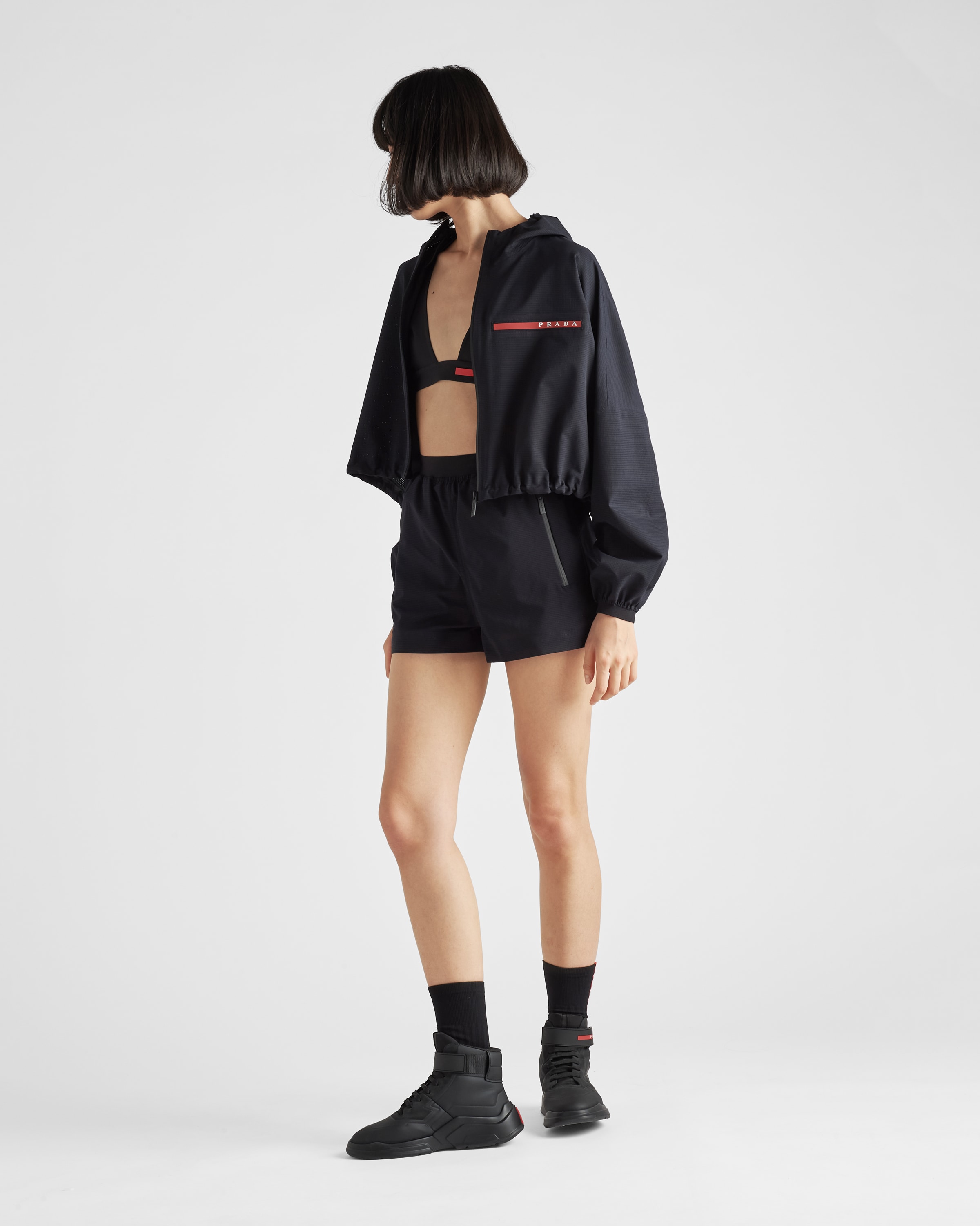 【22SS】新作フード付ライトバイストレッチジャケット◆プラダ◆ ブラック フード付 ライトバイストレッチ ジャケット | PRADA