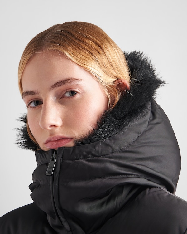 Re-Nylonギャバジン パファージャケット - ブラック Re-Nylonギャバジン パファージャケット - ブラック