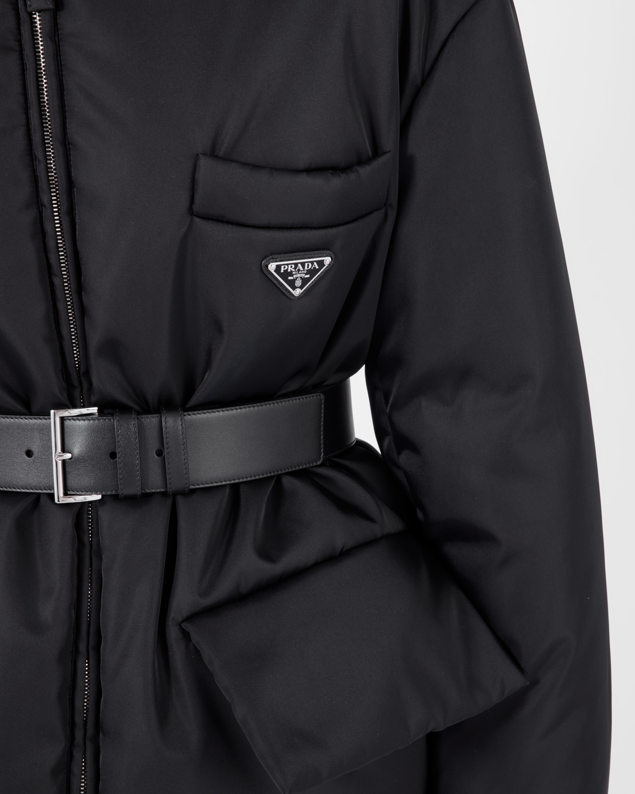 Prada Daunenjacke aus Re\u002DNylon mit Kapuze 4