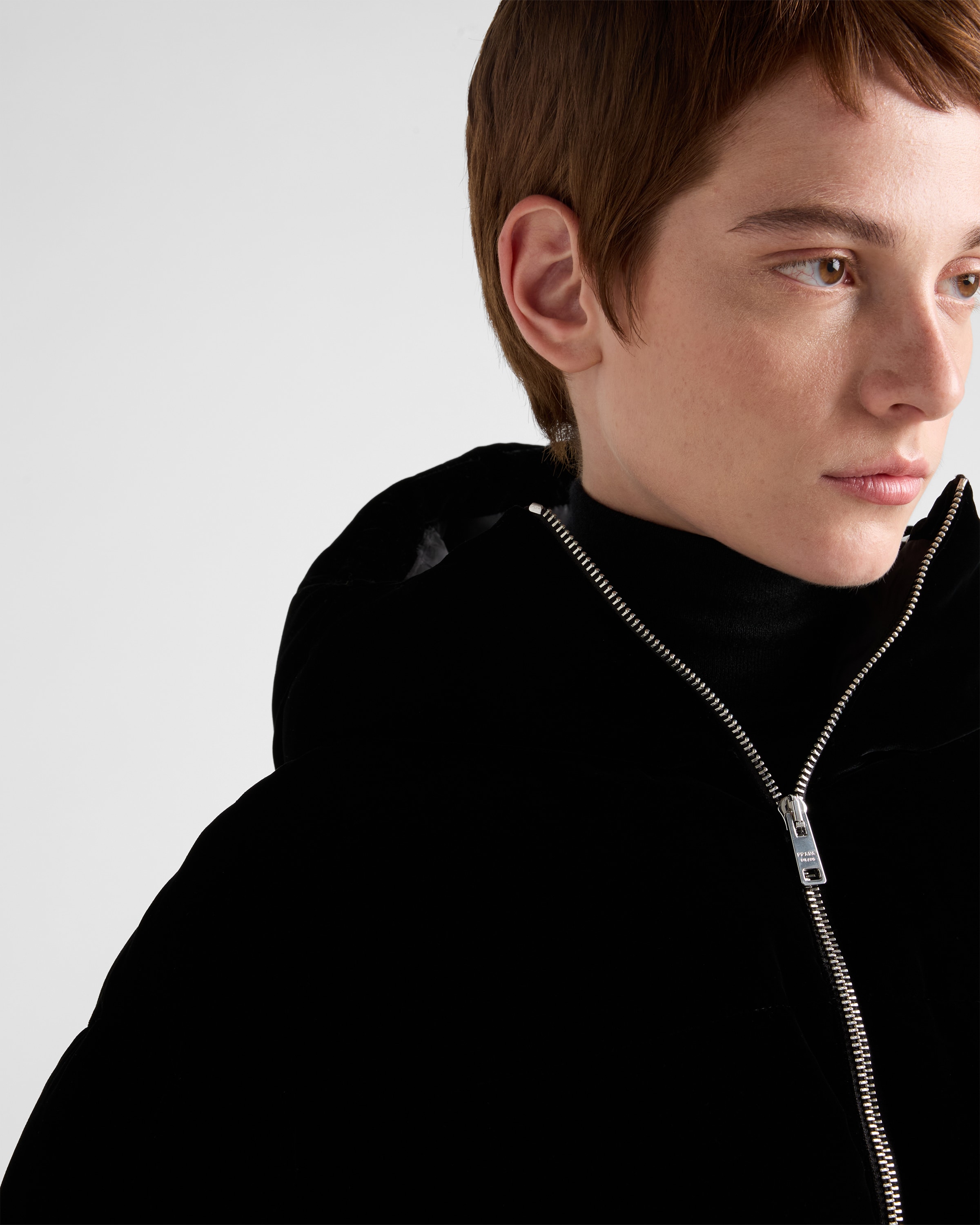 PRADA DAUNENJACKE AUS SAMT