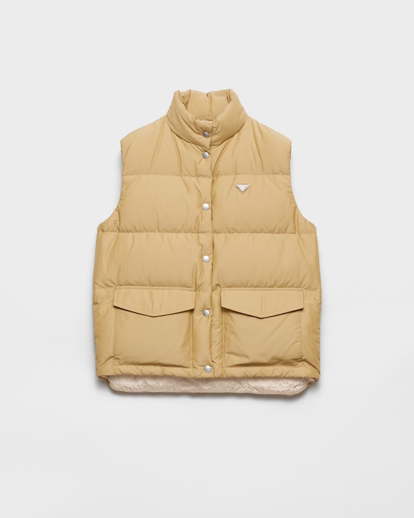 Medium-weight technical fabric down vest Medium-weight technical fabric down vest