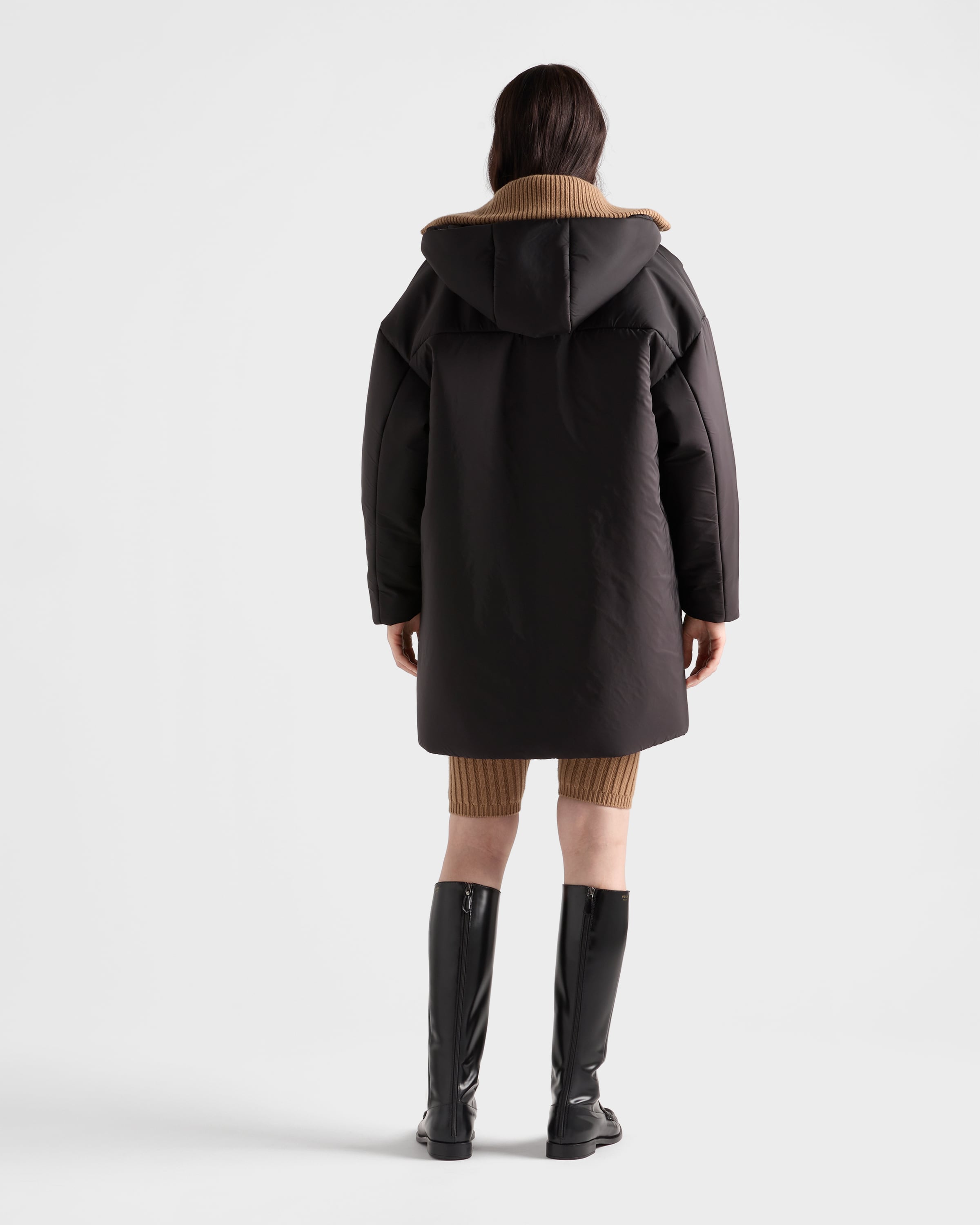 【PRADA】リナイロン ロゴ ロング レインコート 48 新品 ブラック Prada Light Re-Nylon レインコート | ブラック | FARFETCH JP