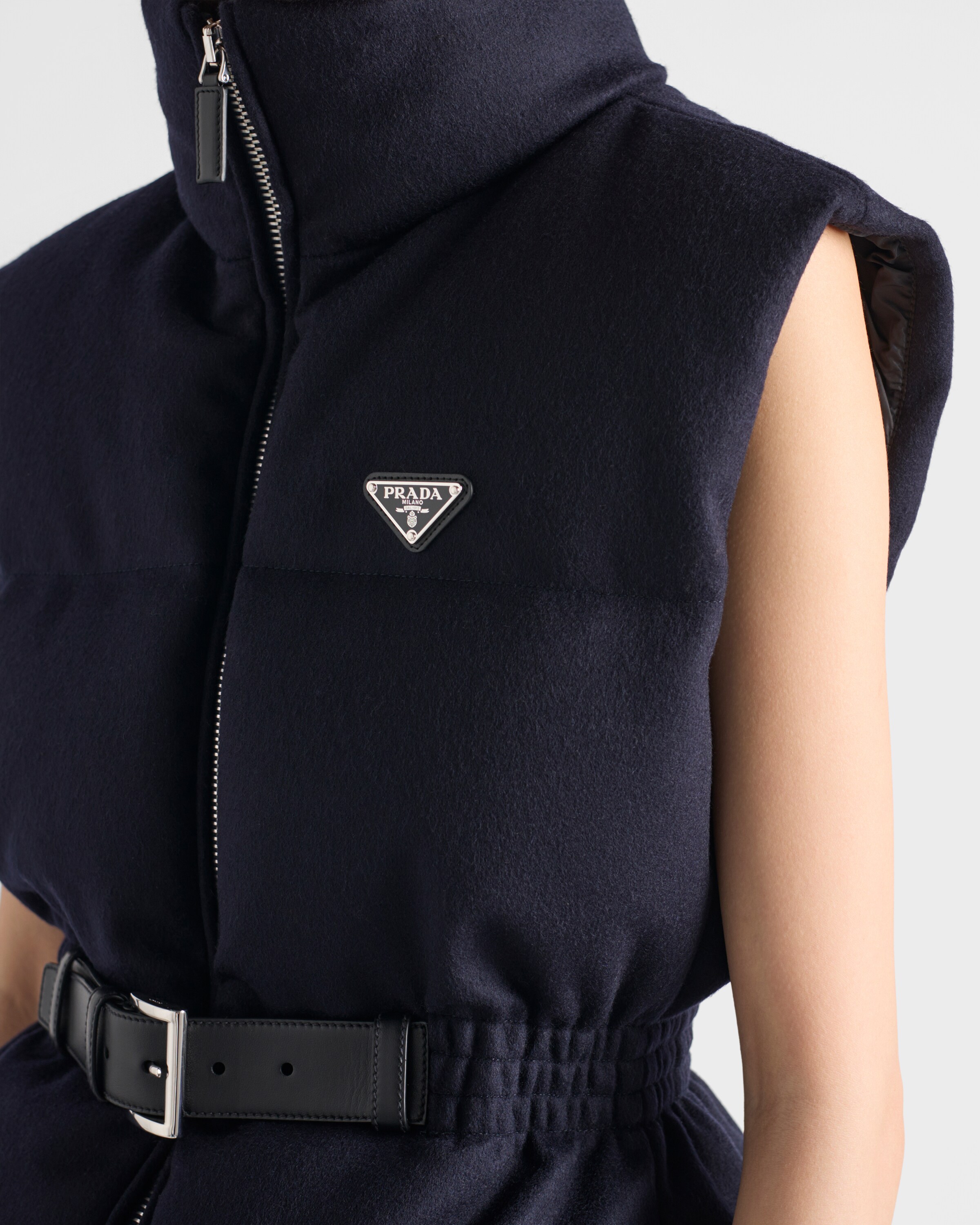 ネイビー ローデン ダウンベスト | PRADA