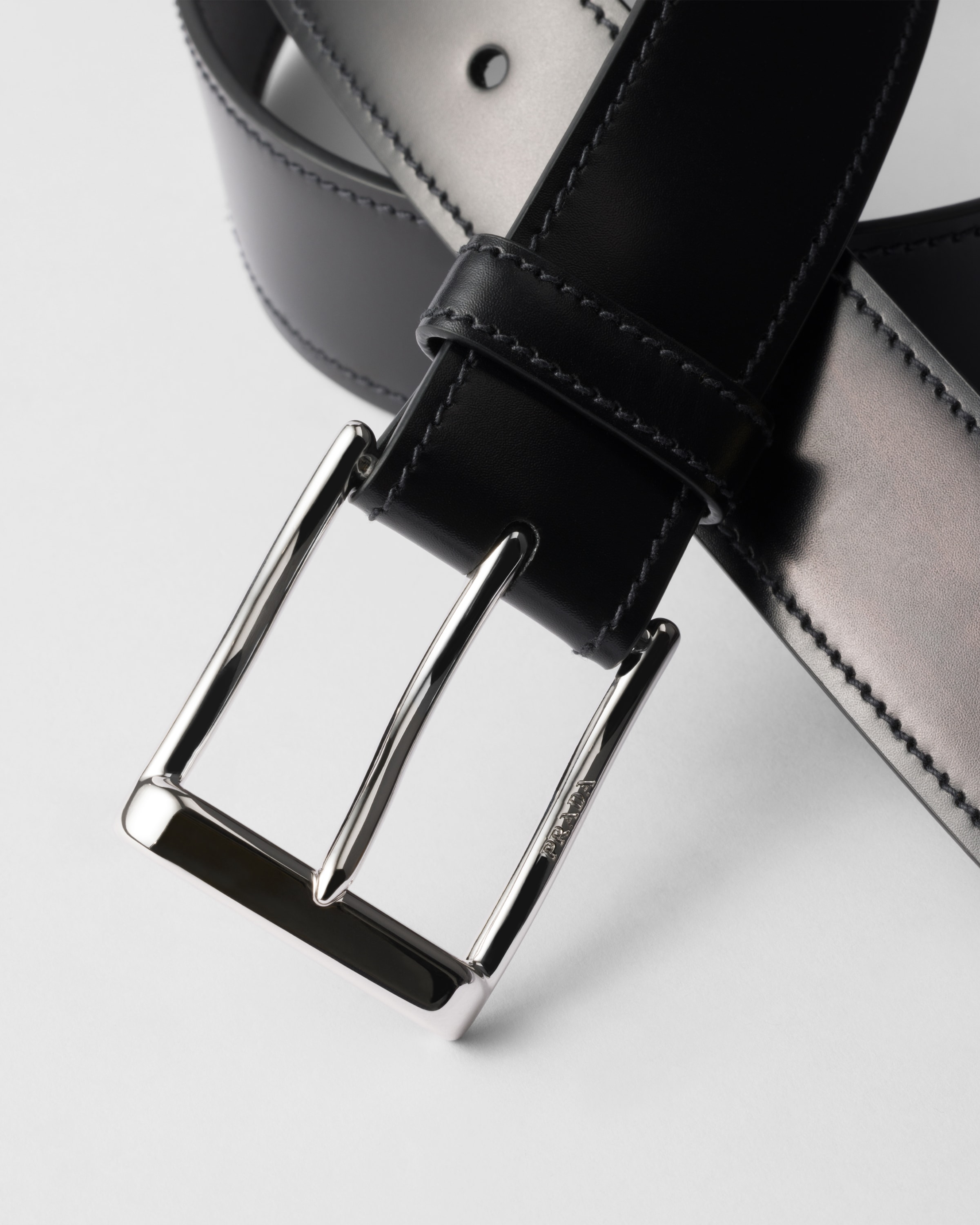 シルバー メタル ベルトバックル | PRADA