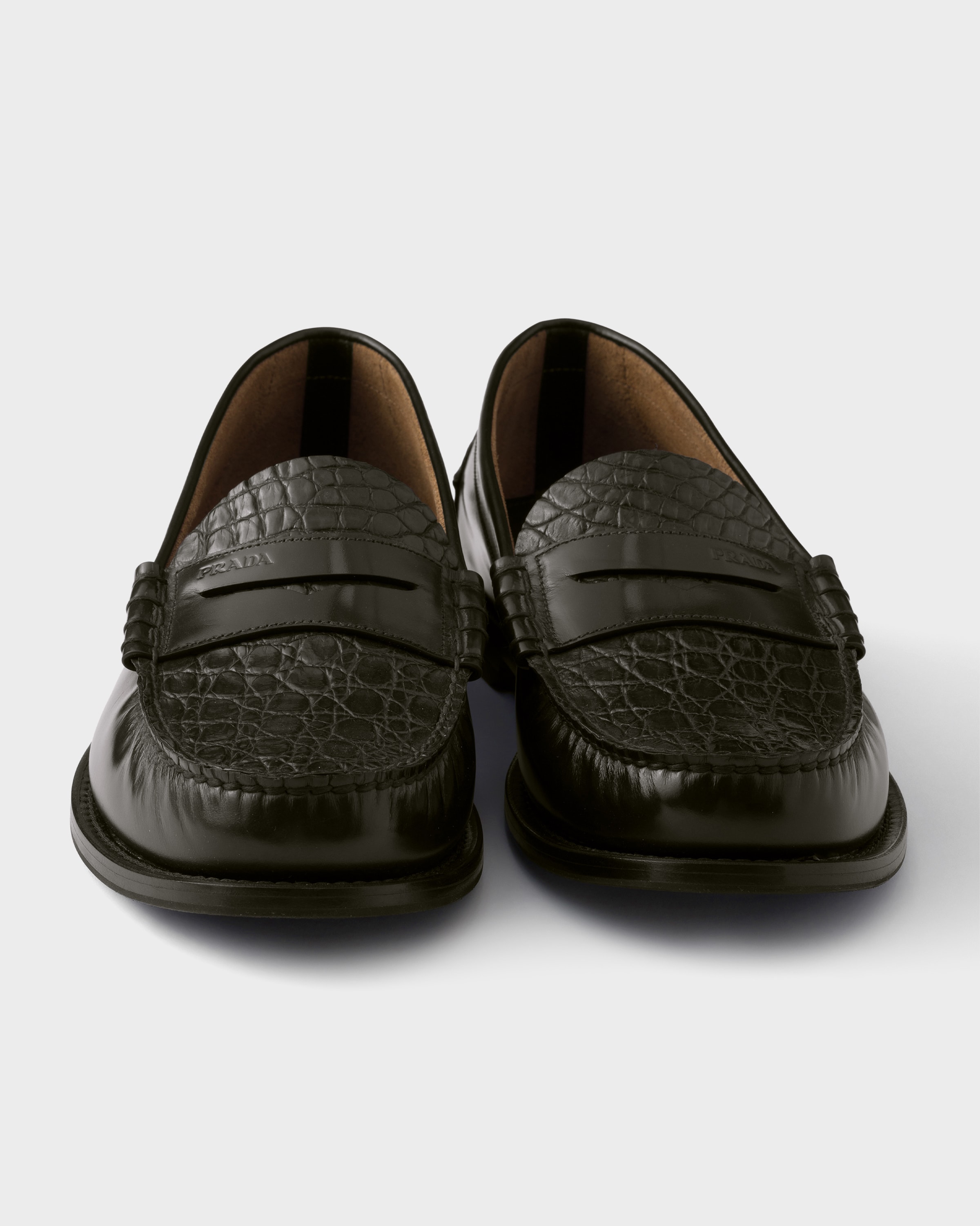 ブラック ブラッシュドレザー クロコダイルレザー ローファー | PRADA