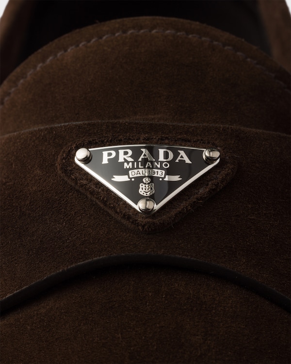 حذاء لوفر من جلد سويدي - بني داكن حذاء لوفر من جلد سويدي - بني داكن