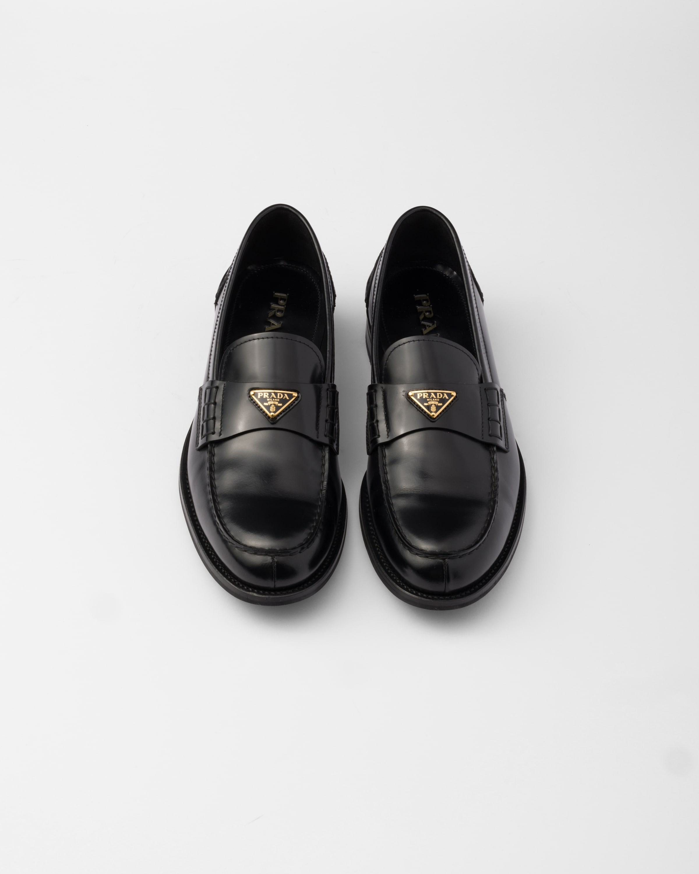 ブラック ブラッシュドレザー ローファー | PRADA