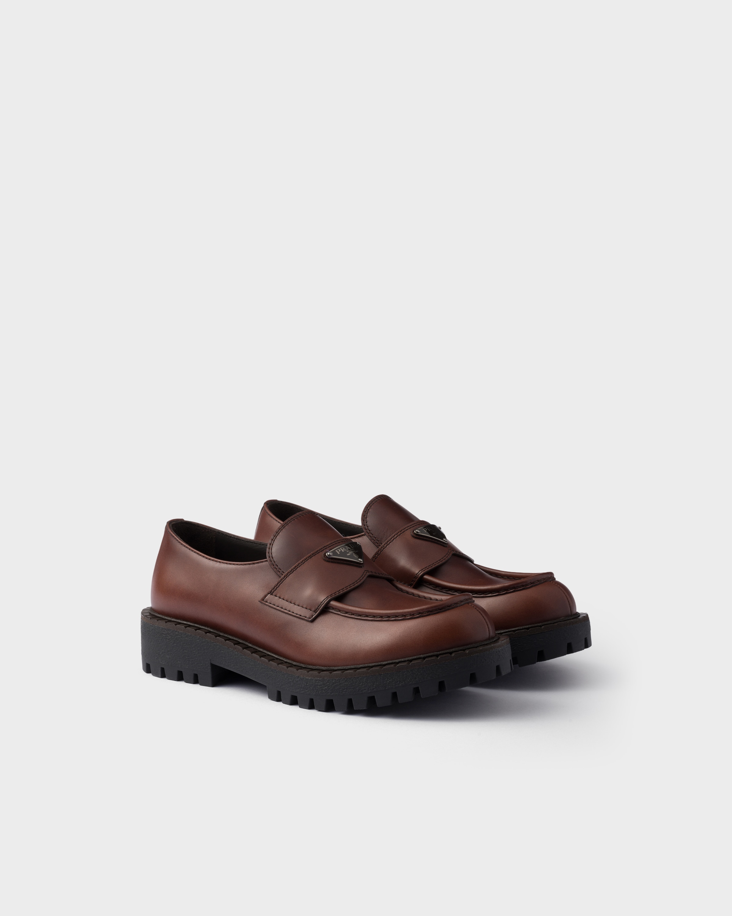 【日本入手困難】Two-tone brushed leather loafers 日本入手困難】Brushed leather loafers