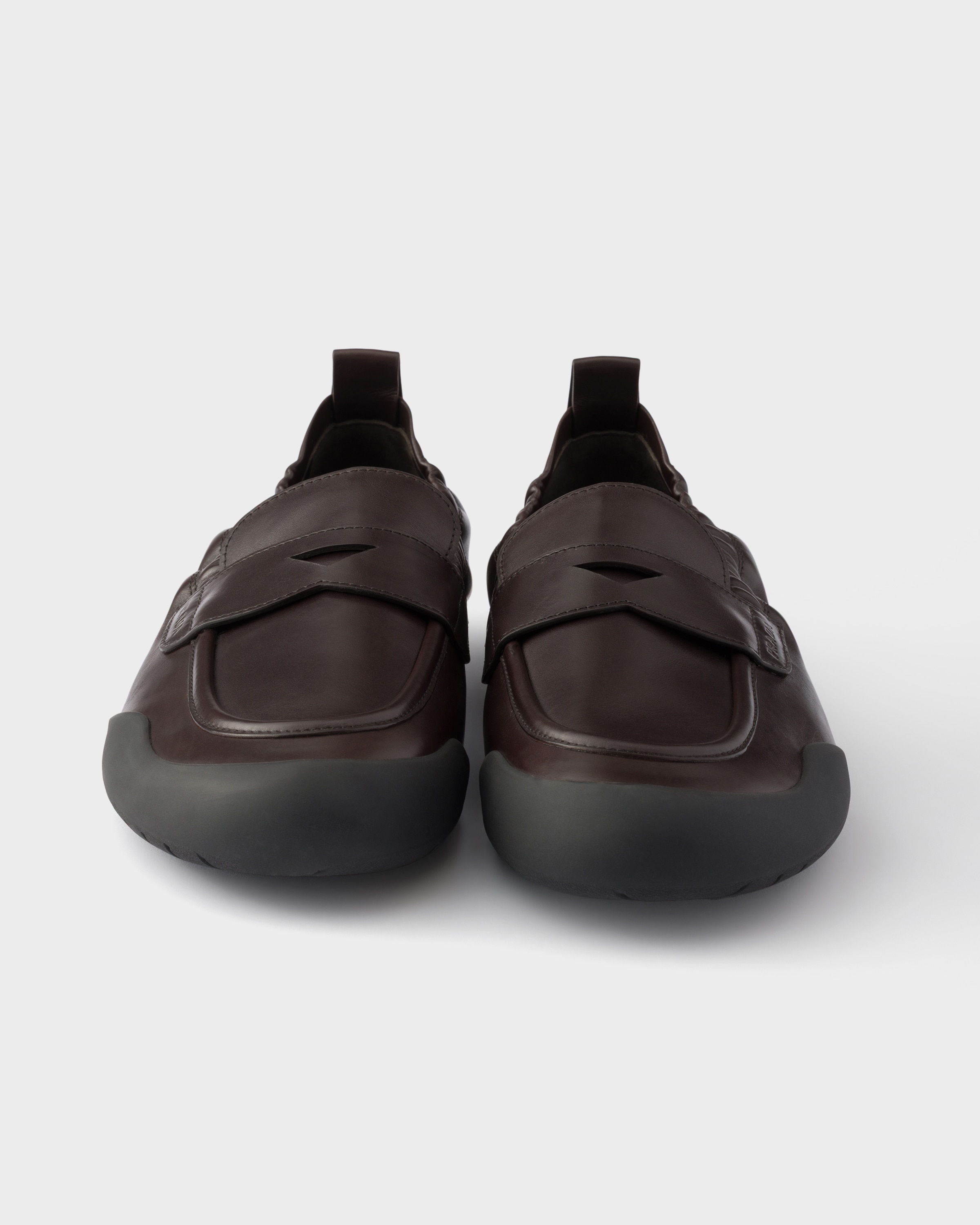 ダークブラウン スピードロック レザー ローファー | PRADA - 日本