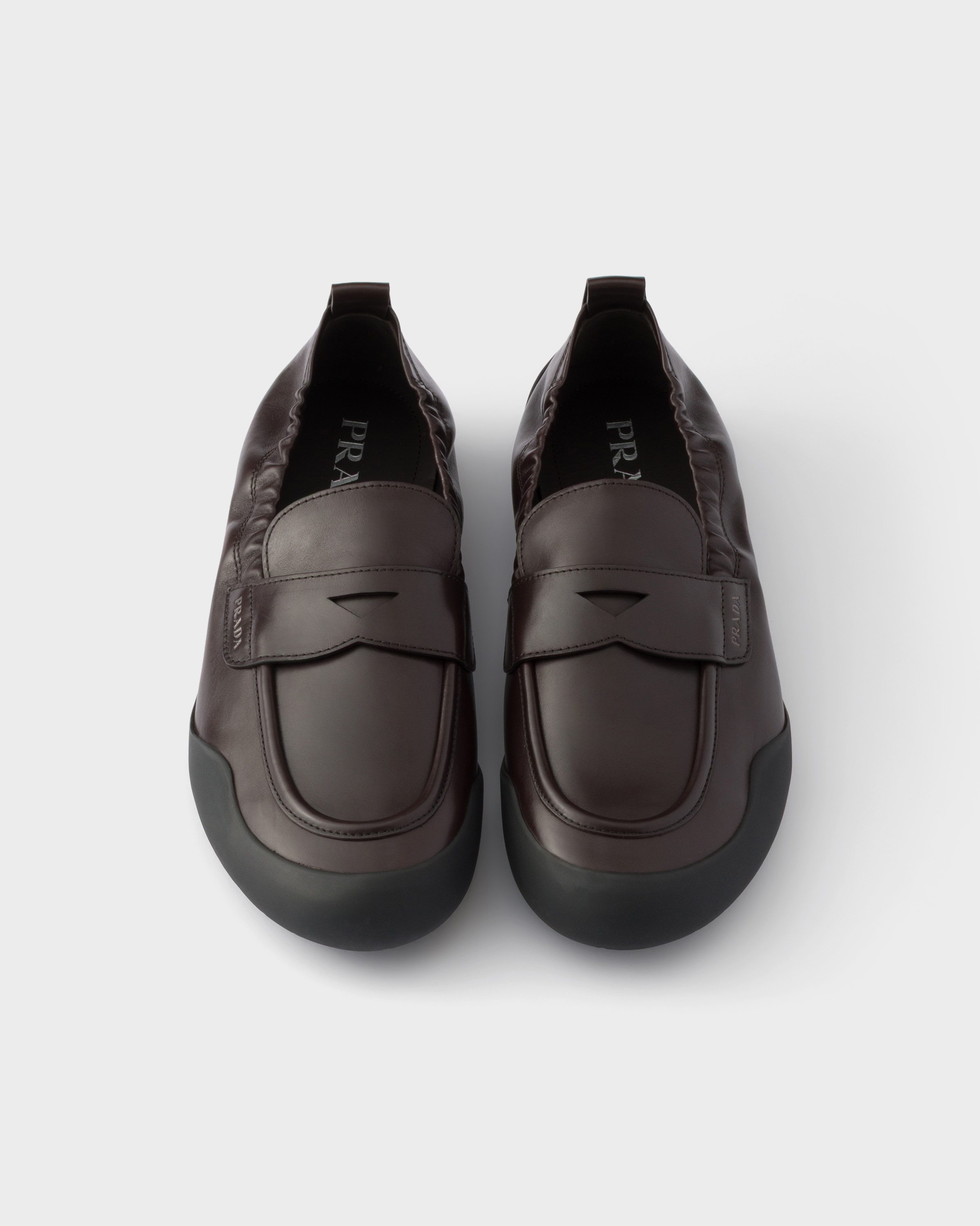 ダークブラウン スピードロック レザー ローファー | PRADA - 日本