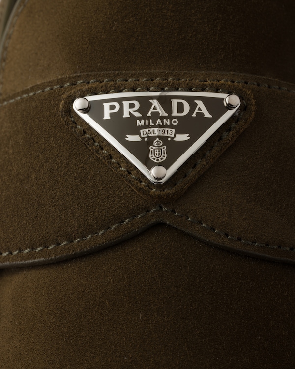 أحذية بكعب من جلد سويدي - أخضر عسكري أحذية بكعب من جلد سويدي - أخضر عسكري