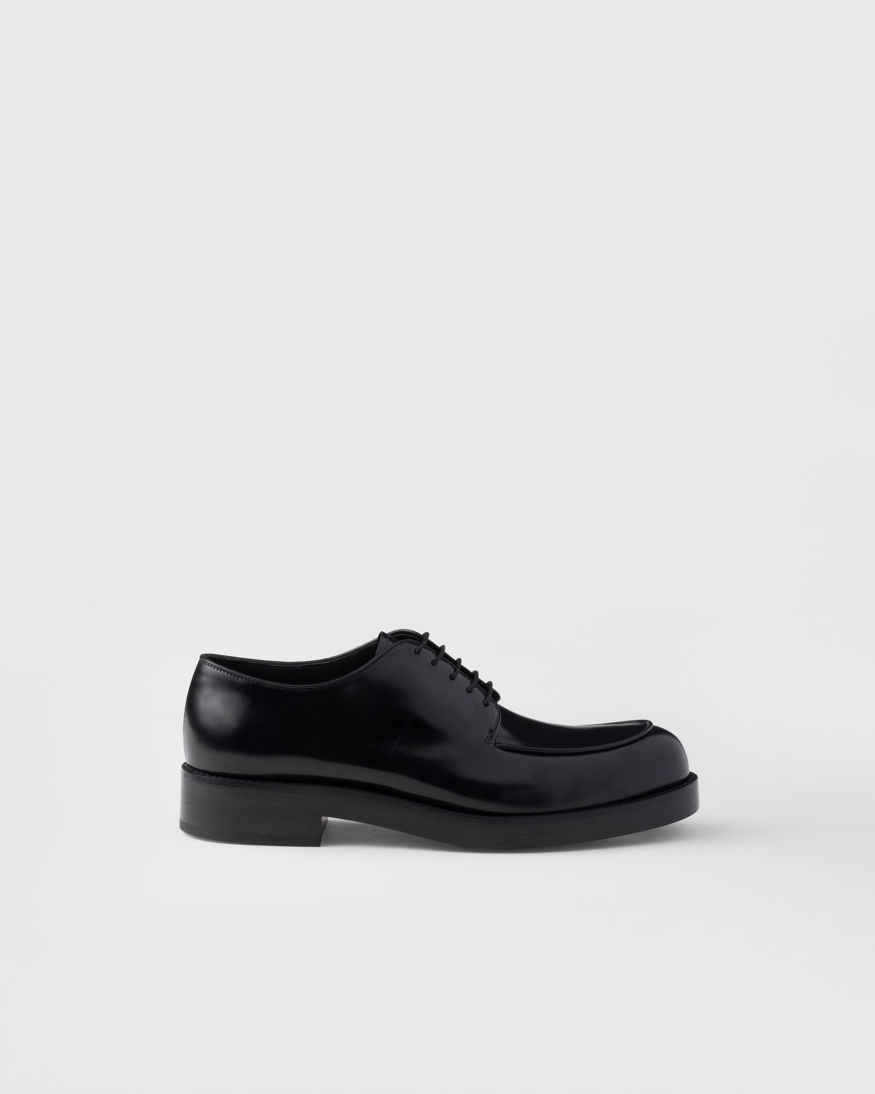 Prada £890 Black Brushed Leather Derby Shoes 41