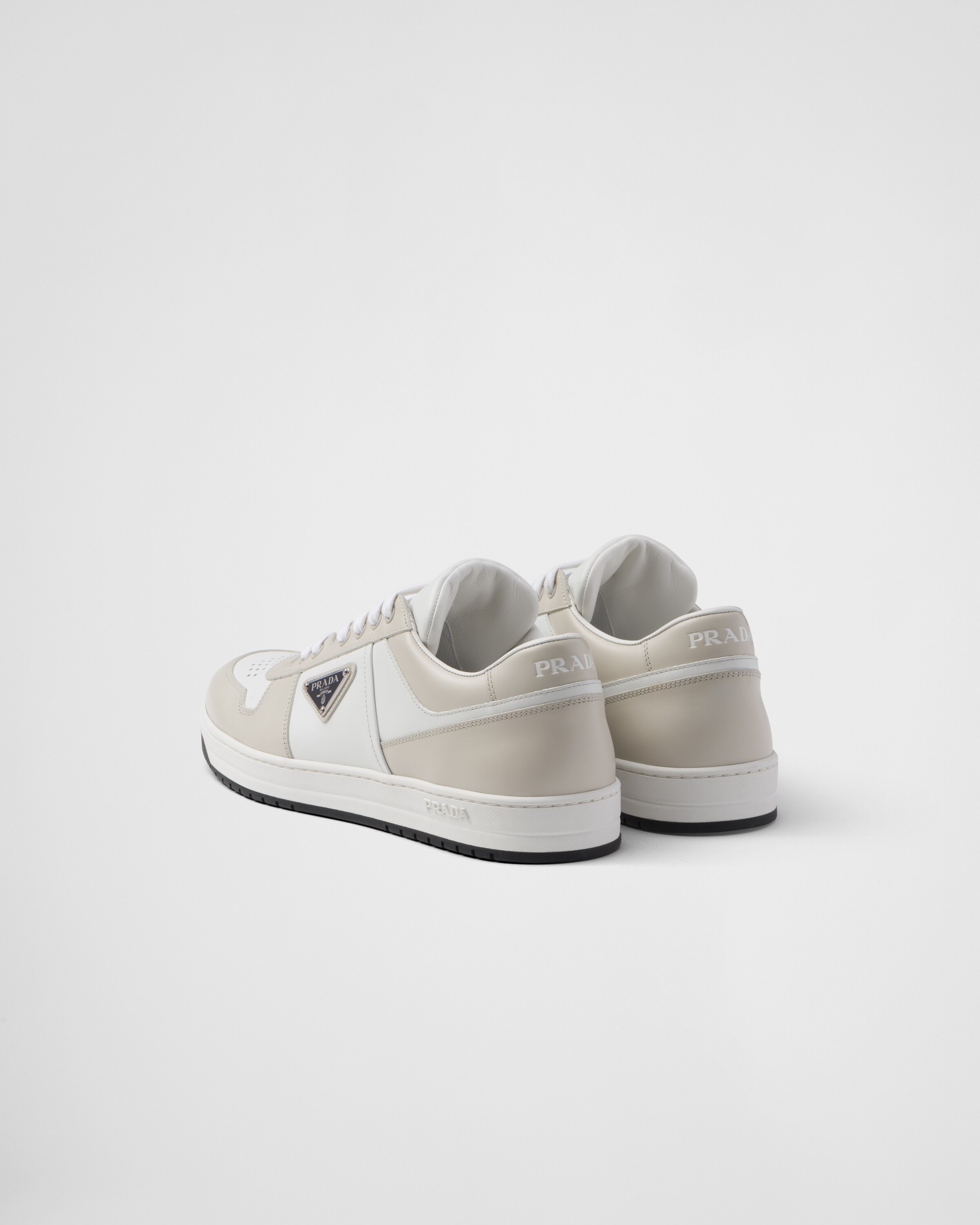 の*み様 PRADA グレー スニーカー PRADA プラダ スニーカー グレー ファブリック レディース37