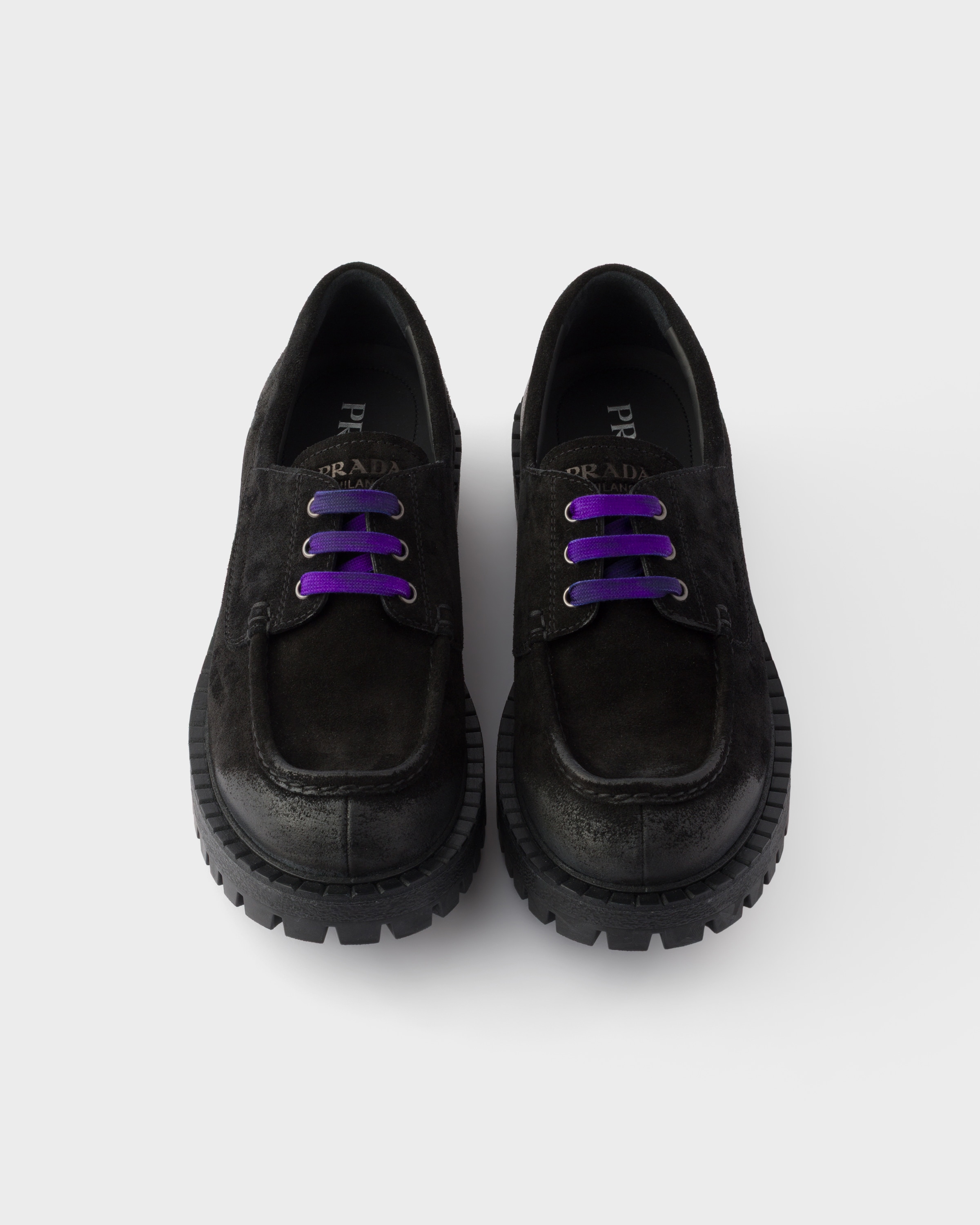 ブラック ワックス加工スエード レースアップシューズ | PRADA - 日本