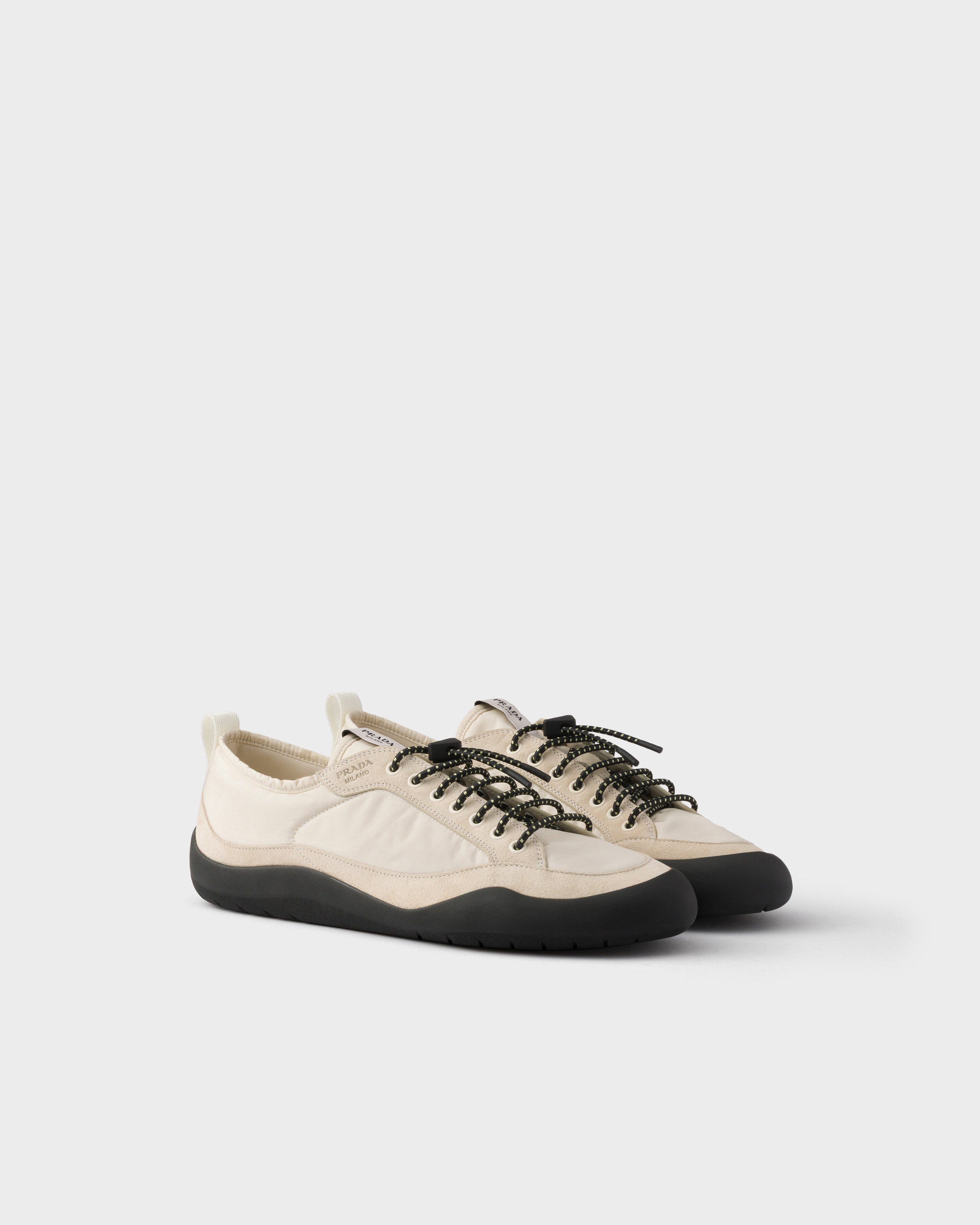 アイボリー スピードロック Re-Nylon スエード スニーカー | PRADA - 日本