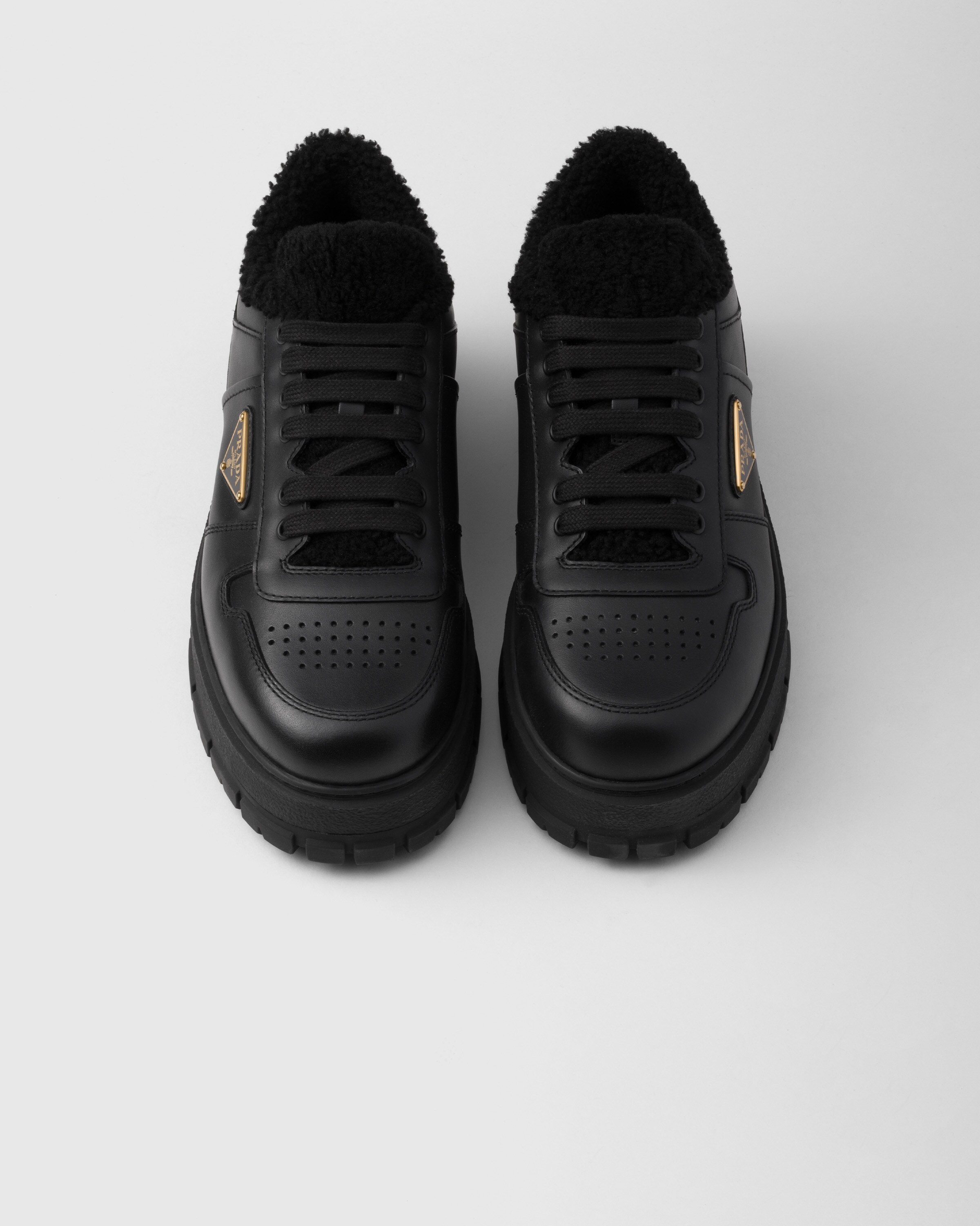 ＊PRADA＊シアリングライニング レザー レースアップスニーカー ブラック レザーXシアリング スニーカー | PRADA
