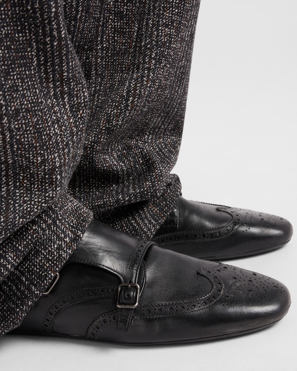 Shuffle Monkstrap-Schuhe mit Doppelschnalle Shuffle Monkstrap-Schuhe mit Doppelschnalle