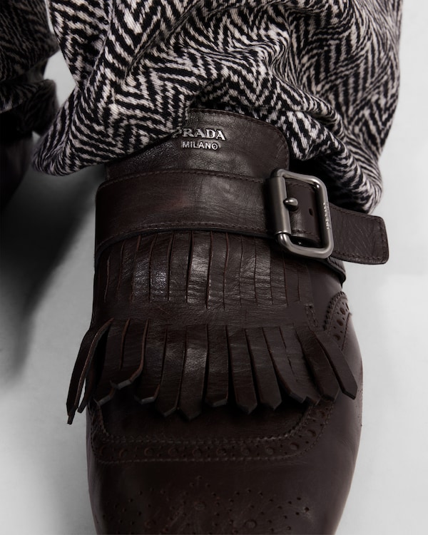 Chaussures Shuffle à boucle et frange Chaussures Shuffle à boucle et frange