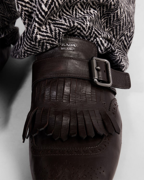 Chaussures Shuffle à boucle et frange Chaussures Shuffle à boucle et frange