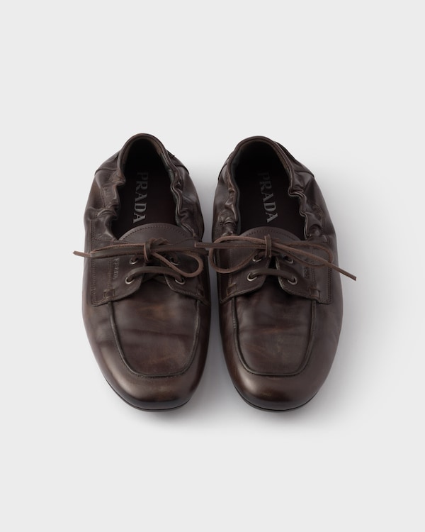 حذاء Shuffle برباط من الجلد المعتّق - بني داكن حذاء Shuffle برباط من الجلد المعتّق - بني داكن