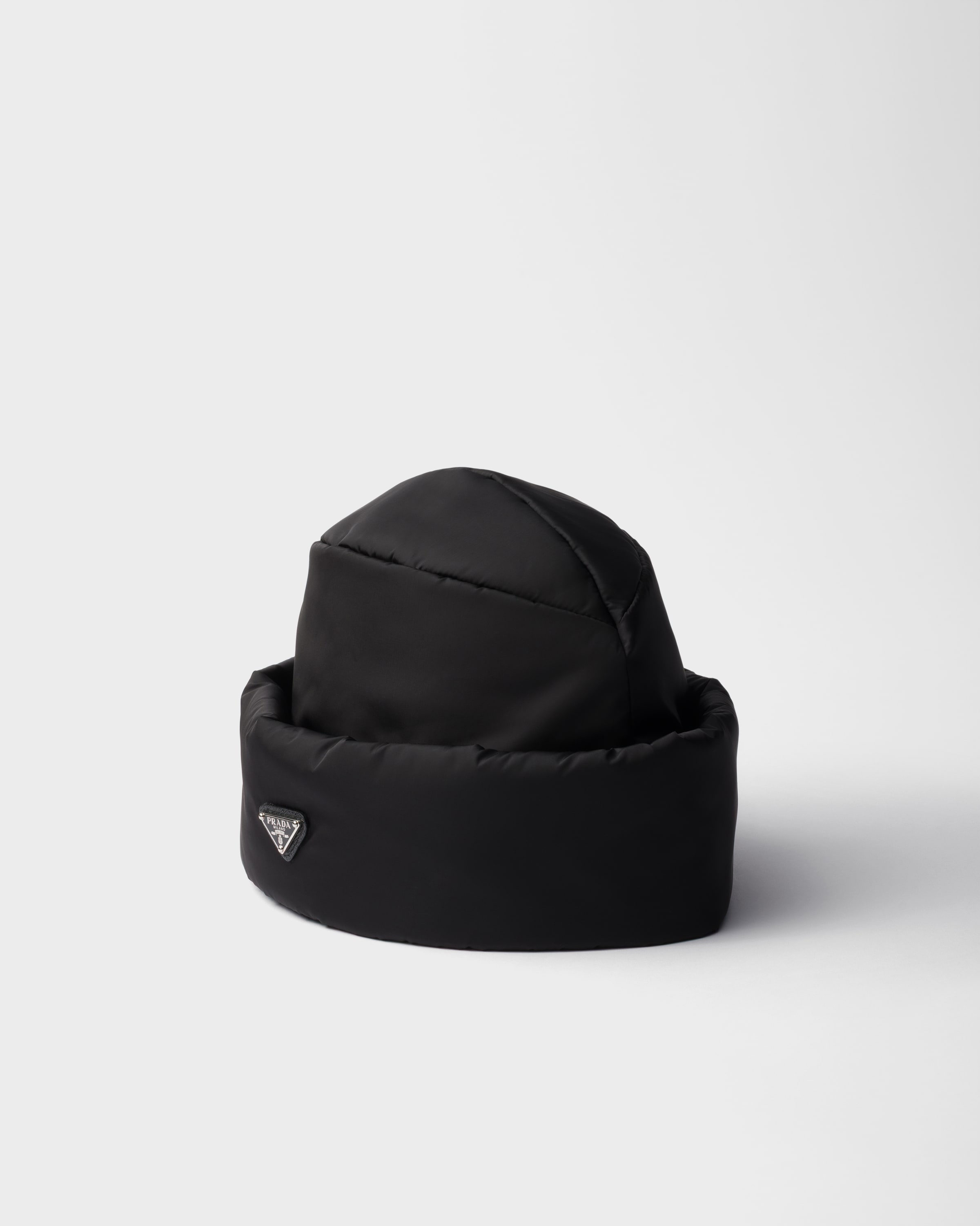 ブラック Re-nylon ハット | PRADA - 日本