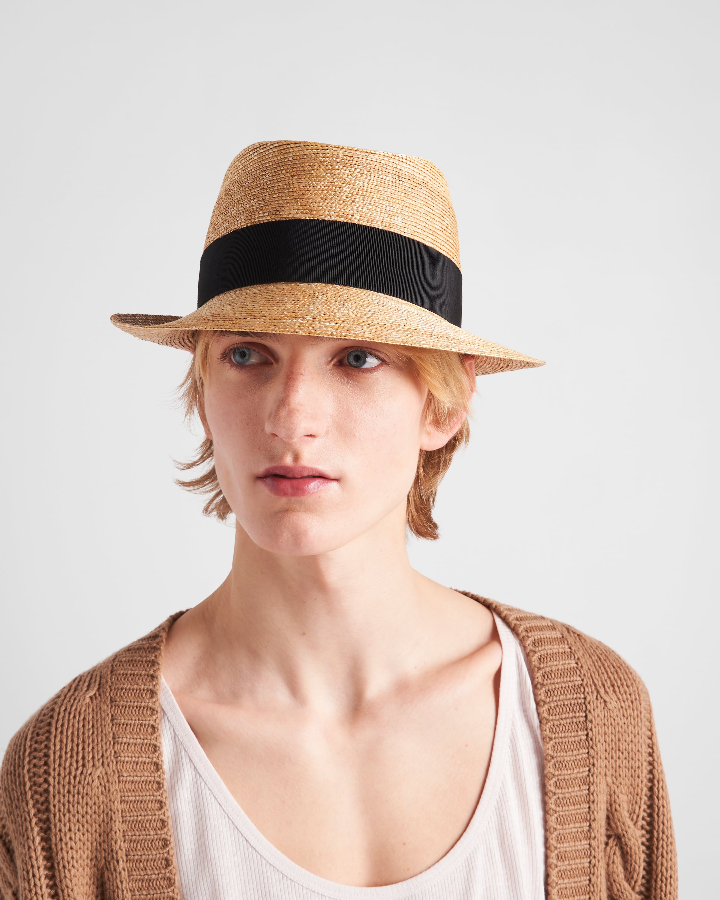Prada Triangle-logo Woven Raffia Hat In Hellbraun/schwarz