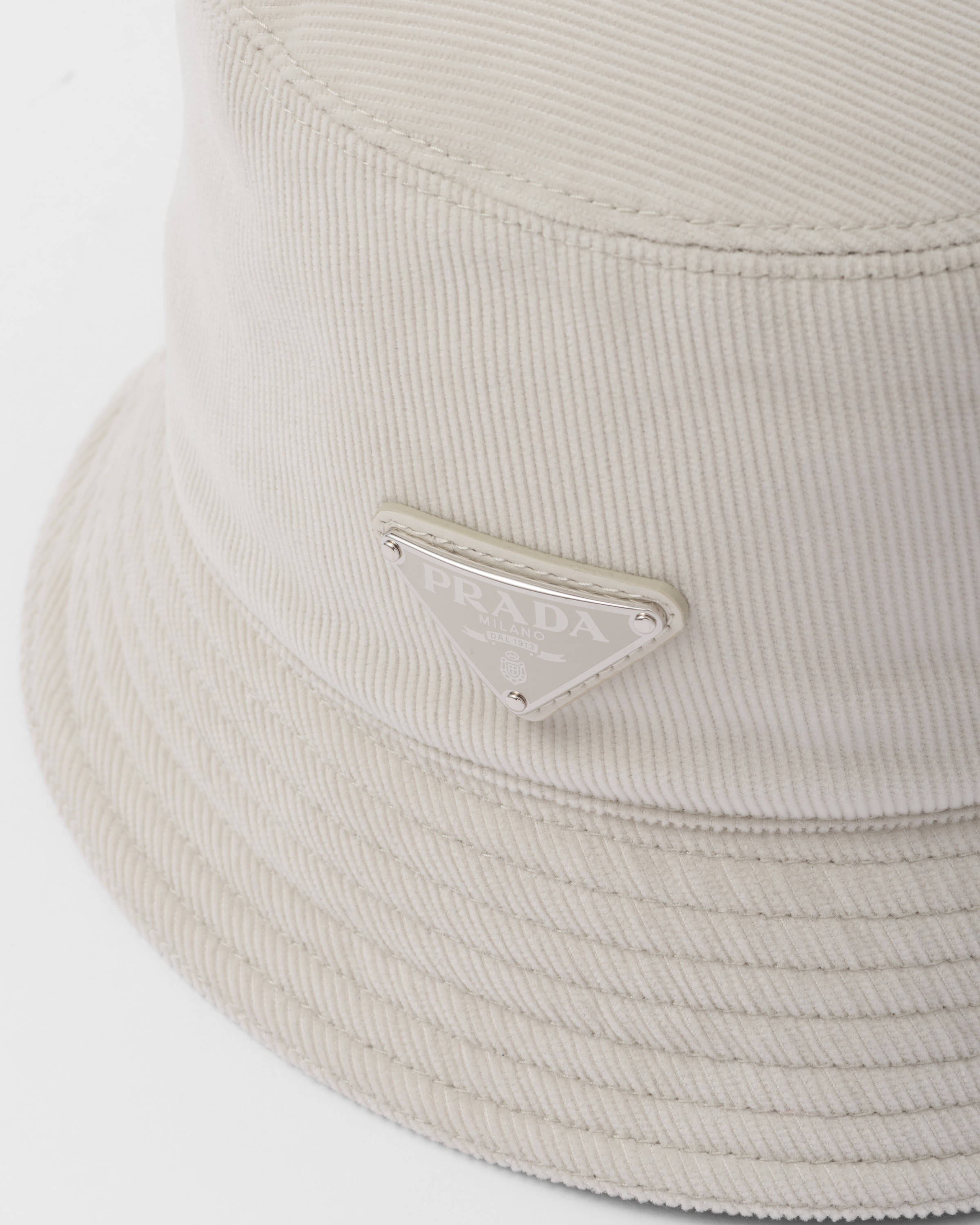 Prada white bucket hat 2025