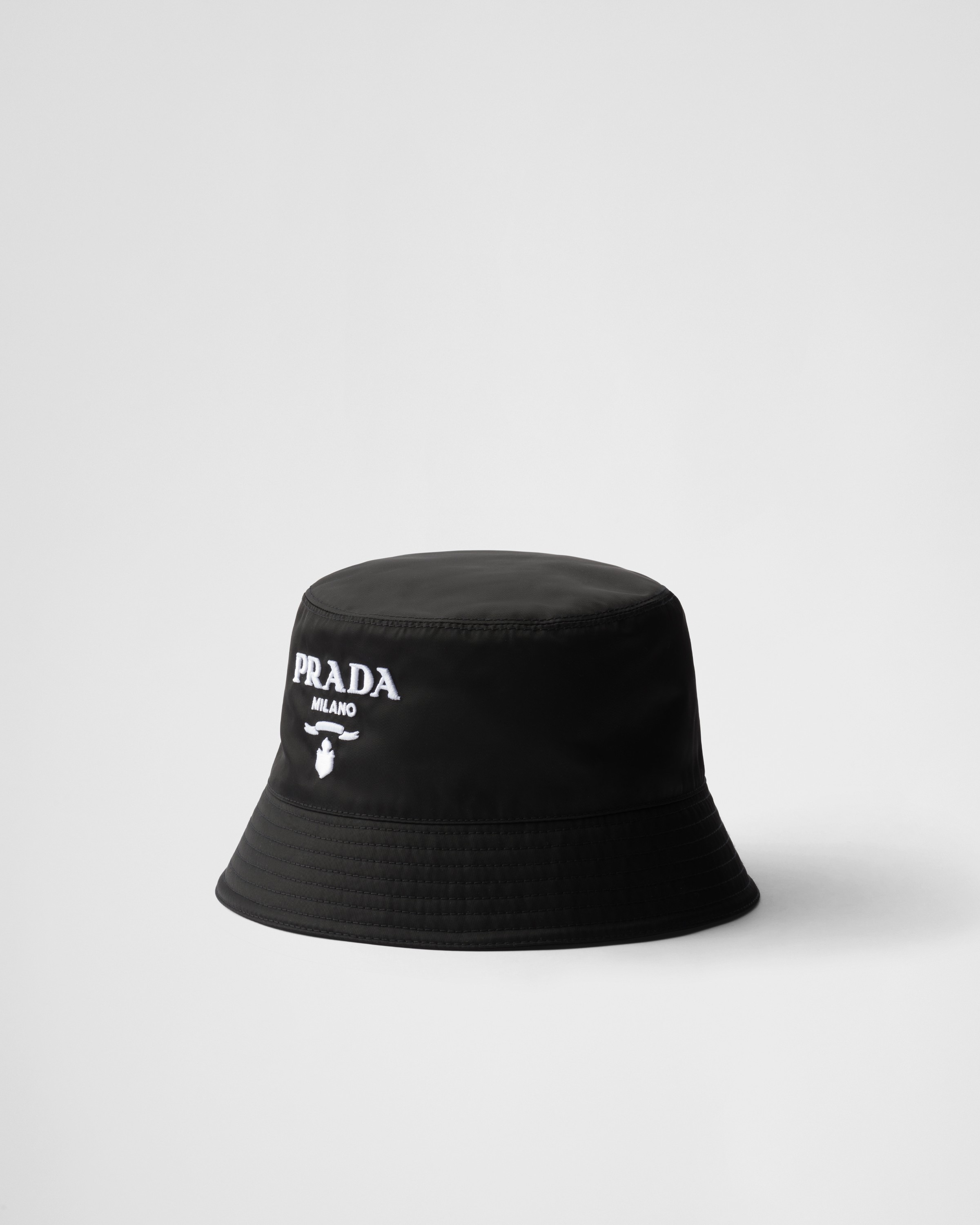 Prada Re-nylon Bucket Hat In Black/white