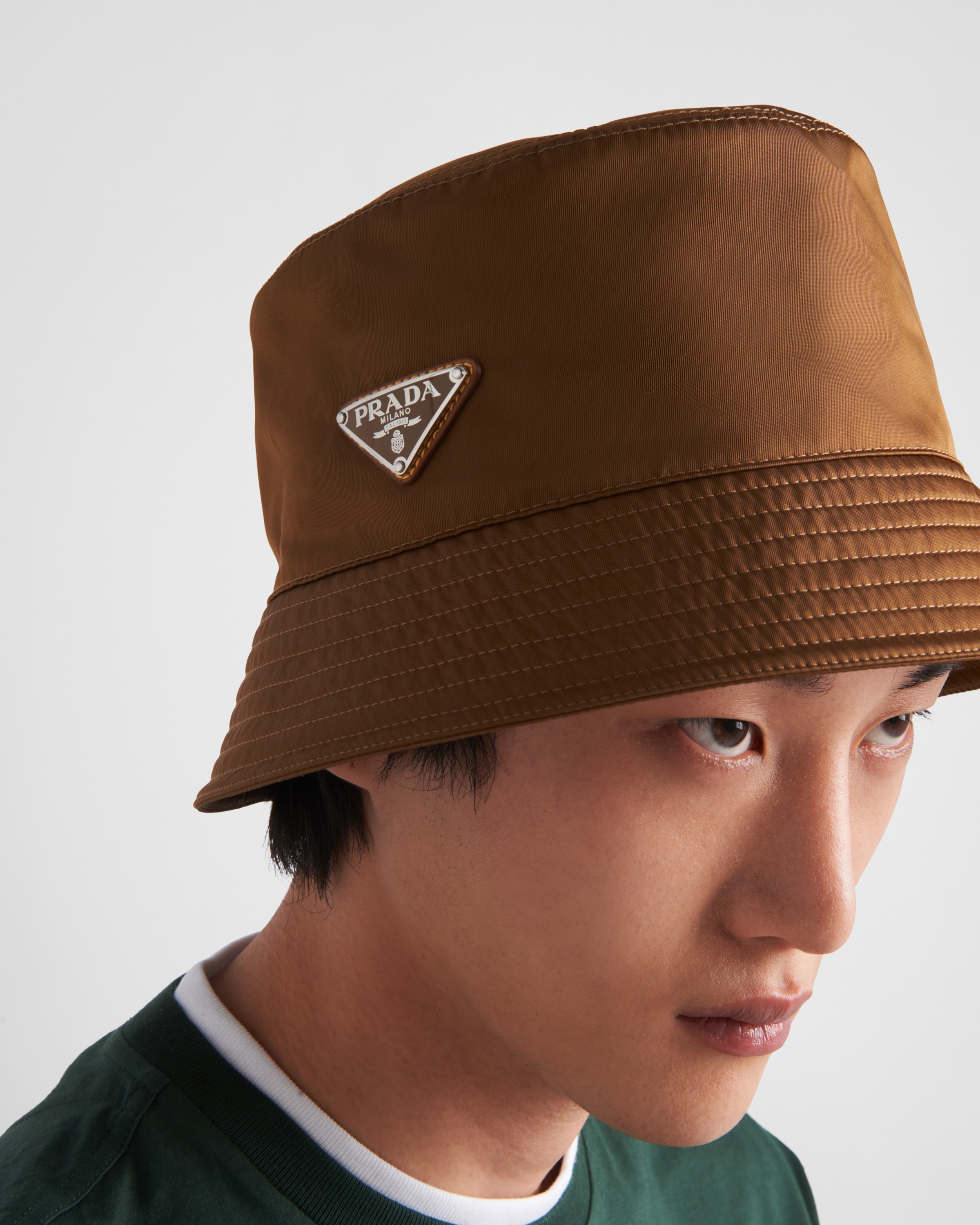 Prada bucket hat tan sale