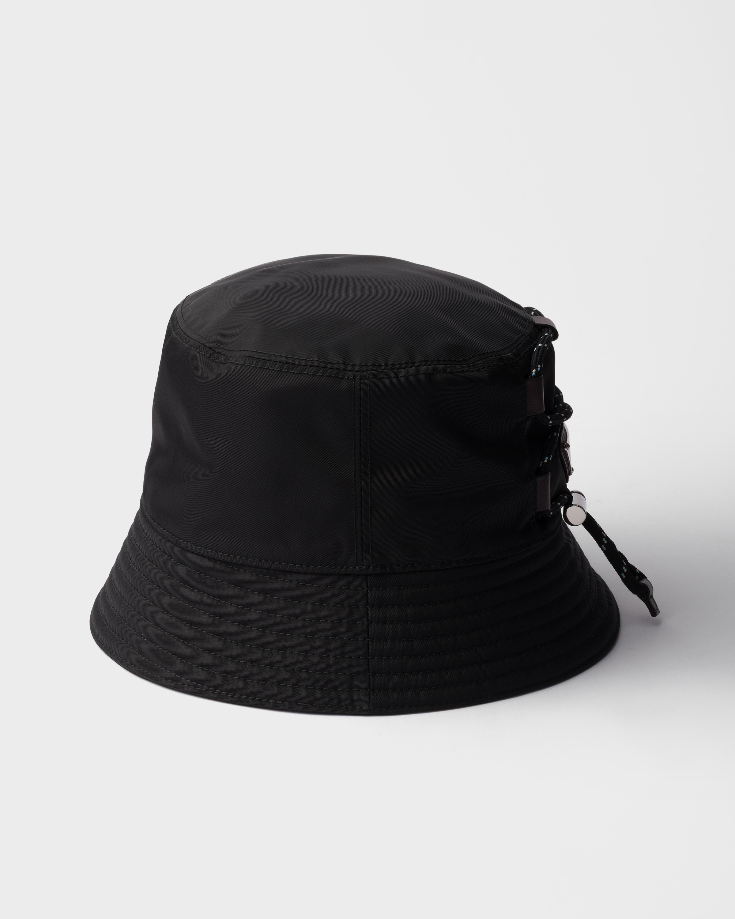 ブラック プラダ スピードロック Re-Nylon バケットハット | PRADA - 日本