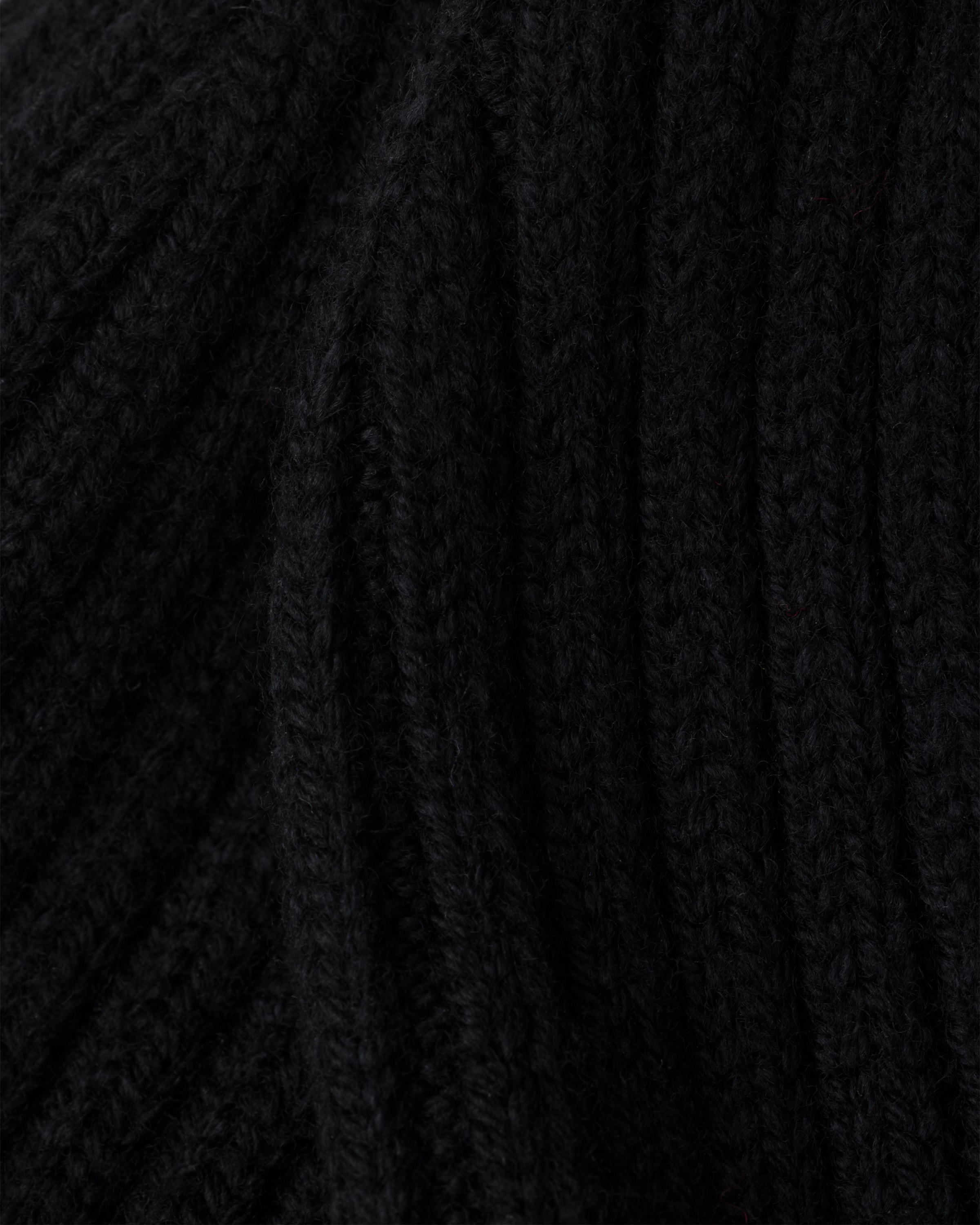 Prada Enamel-logo Wool Beanie In Schwarz