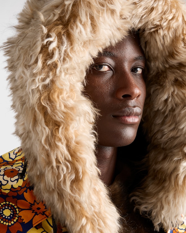 Cappuccio in popeline stampato e montone Cappuccio in popeline stampato e montone