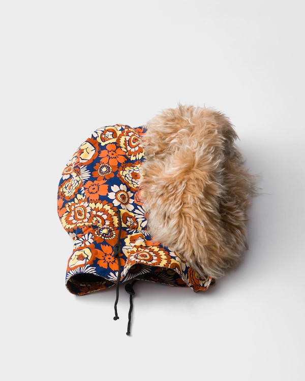 Cappuccio in popeline stampato e montone Cappuccio in popeline stampato e montone