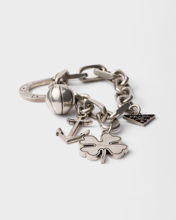 Bracciale con ciondoli in metallo Bracciale con ciondoli in metallo