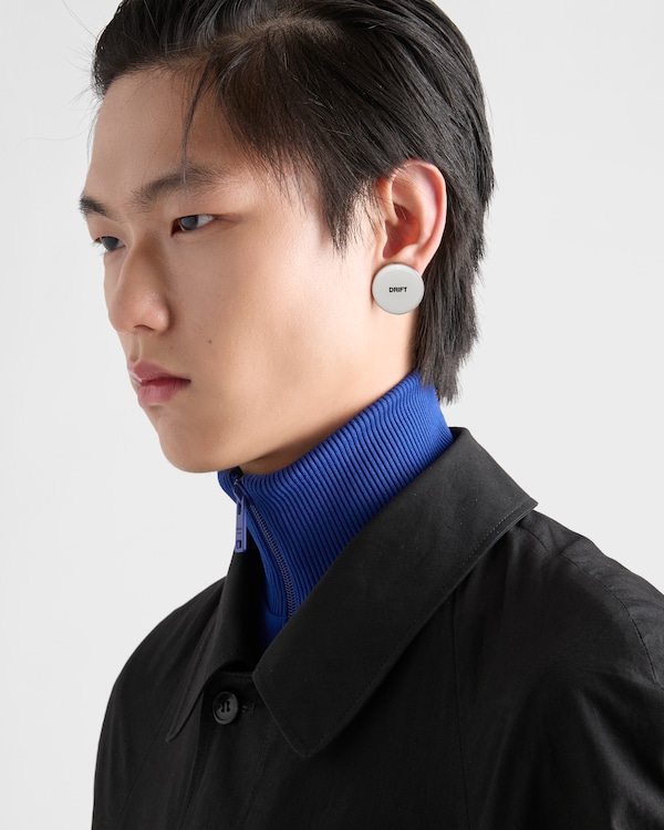 Enameled metal earring - White/Black Enameled metal earring - White/Black