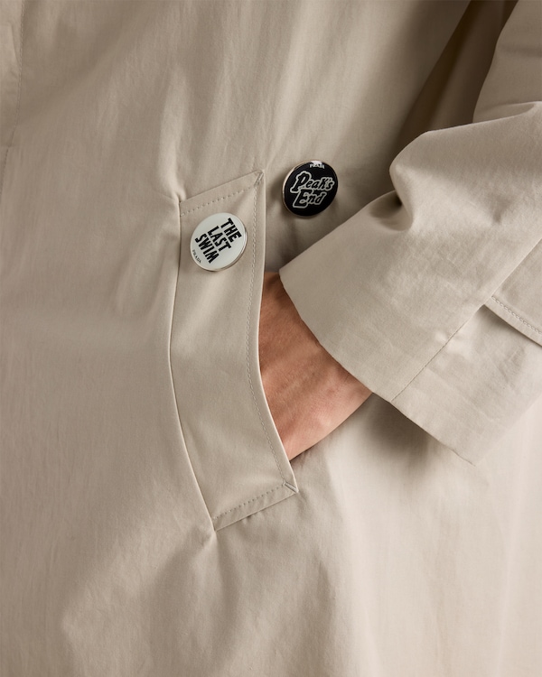 Metal pins - White/Black Metal pins - White/Black