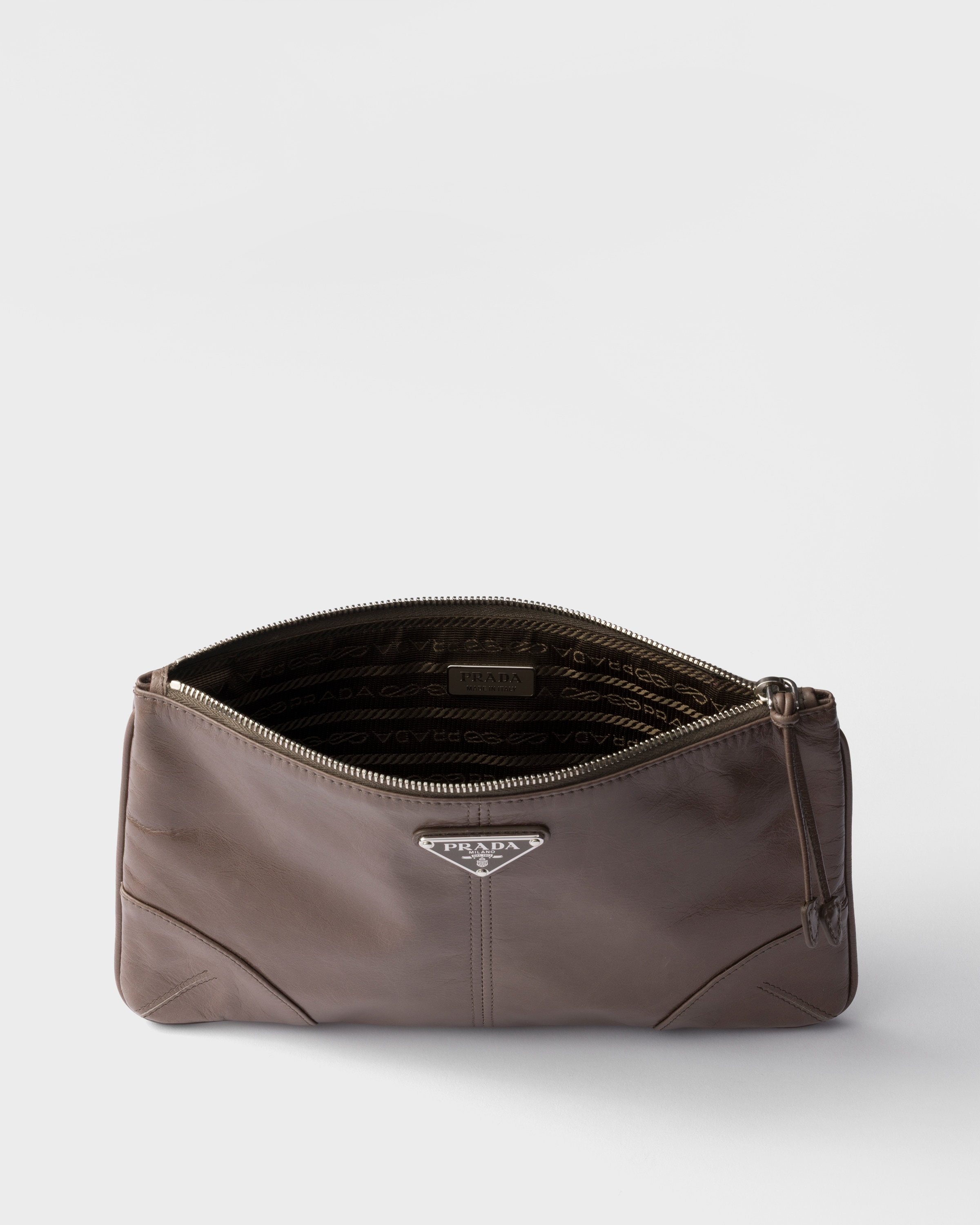 【最終セール】PRADA グレージュ レザーポーチ クレイグレー レザー ポーチ | PRADA - 日本