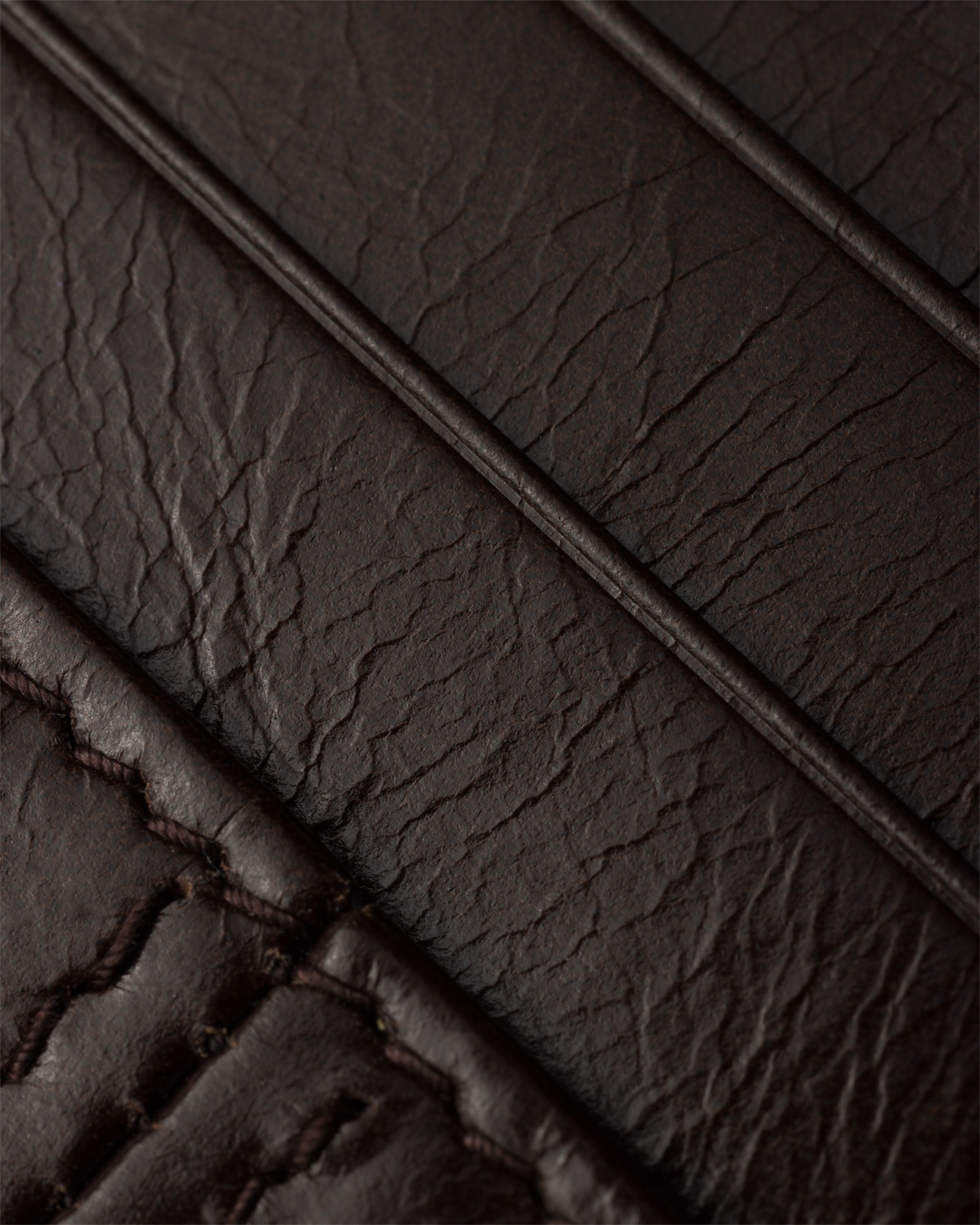 【９月30日まで/PRADA 】ブラウンレザーケース cq5dam.web.hebebed.600.600.jpg