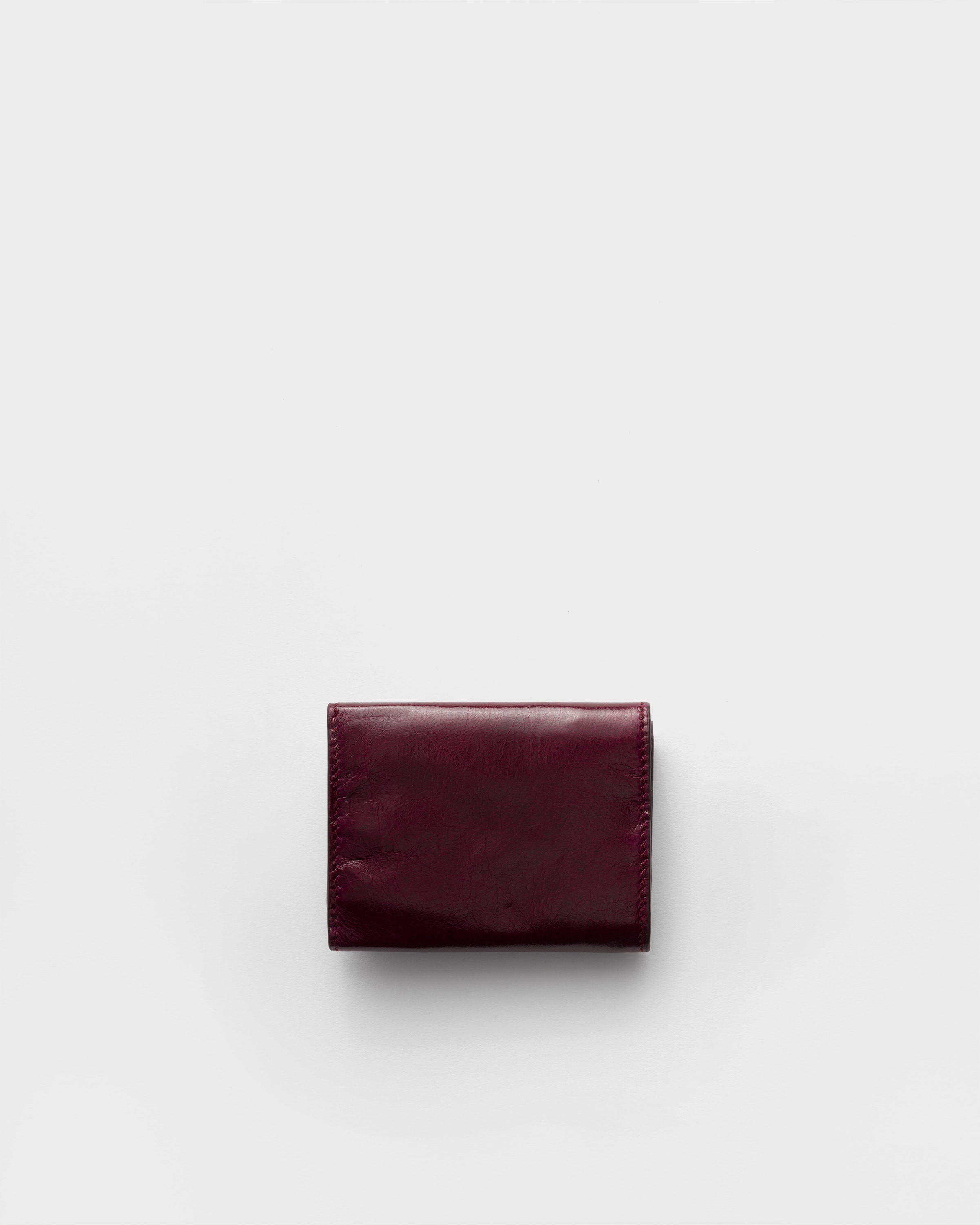 PRADA バーガンディ 二つ折り財布 バーガンディ ソフトルックスレザー 財布 | PRADA - 日本
