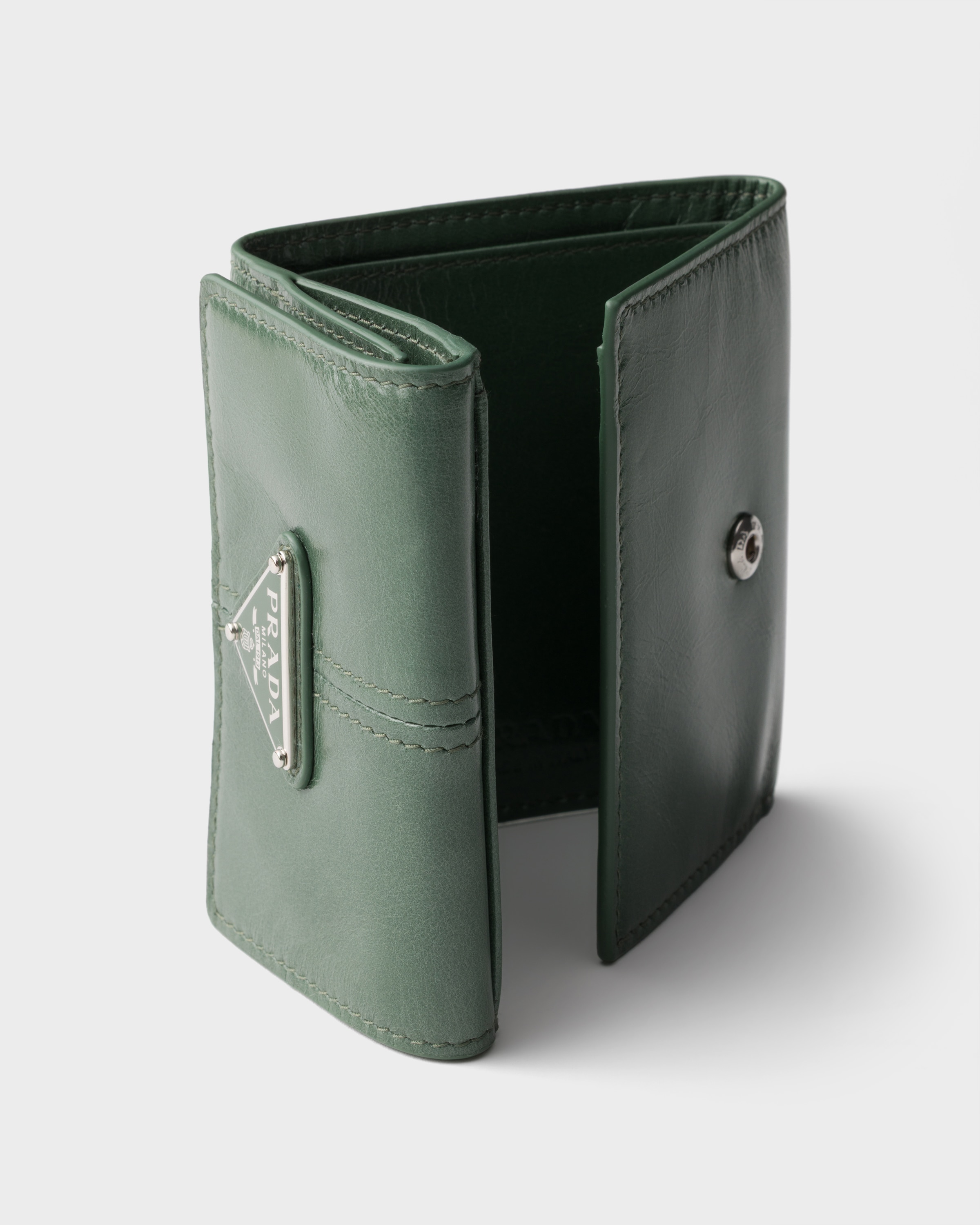 セージグリーン レザー 財布 | PRADA