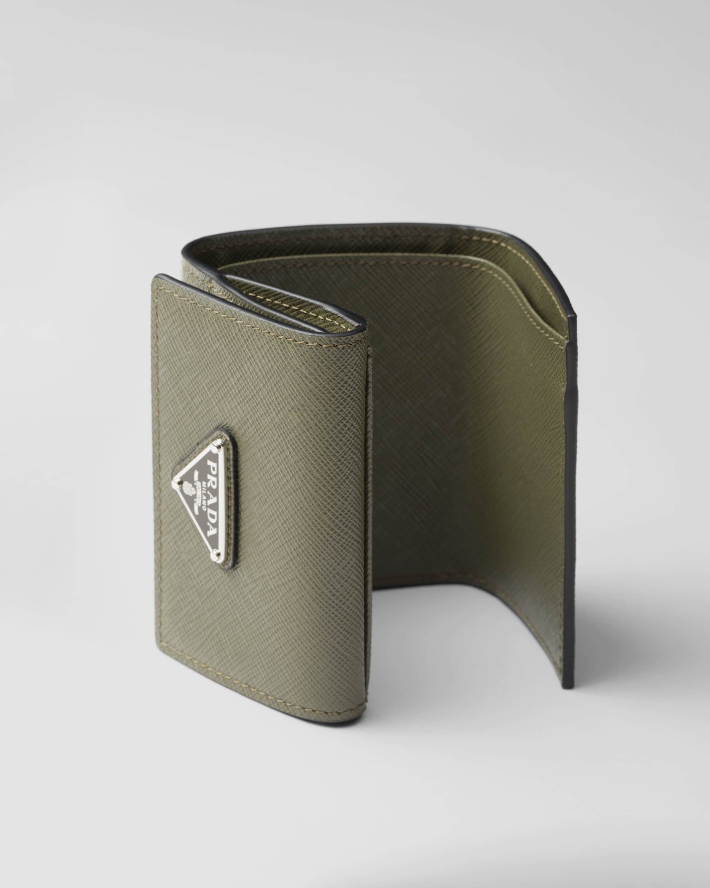 グリーン サフィアーノトライアングル 財布 | PRADA