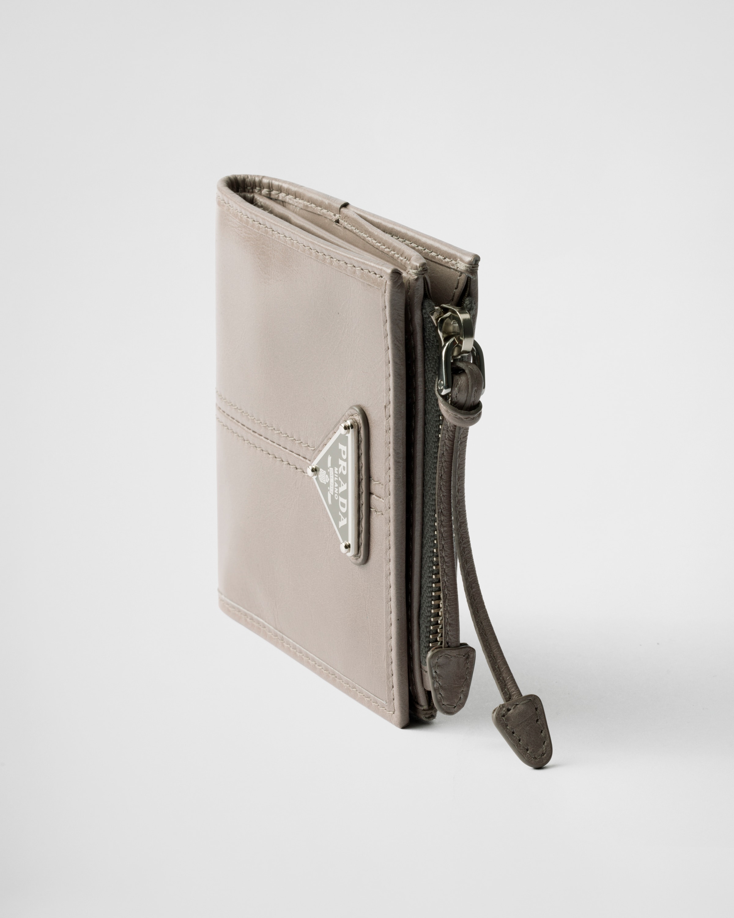 グレー ソフトルックスレザー 財布 | PRADA