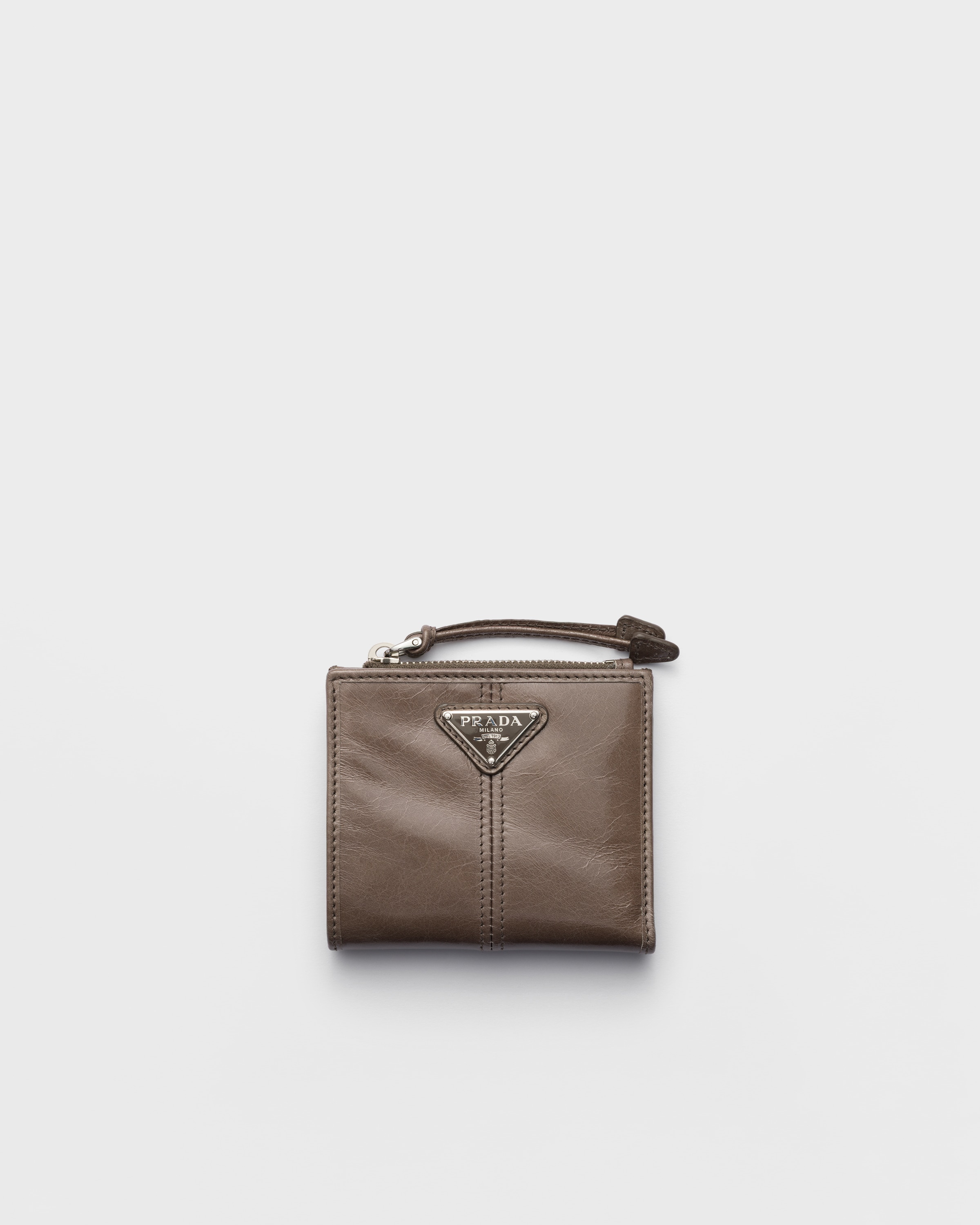 プラダ PRADA SOFT LUX 二つ折り財布 財布 レザー メンズ レディース グレー系 2ML0492CX7F0116 【新品】 SOFT LUX 二つ折り財布 レザー グレー プラダ – RECLO