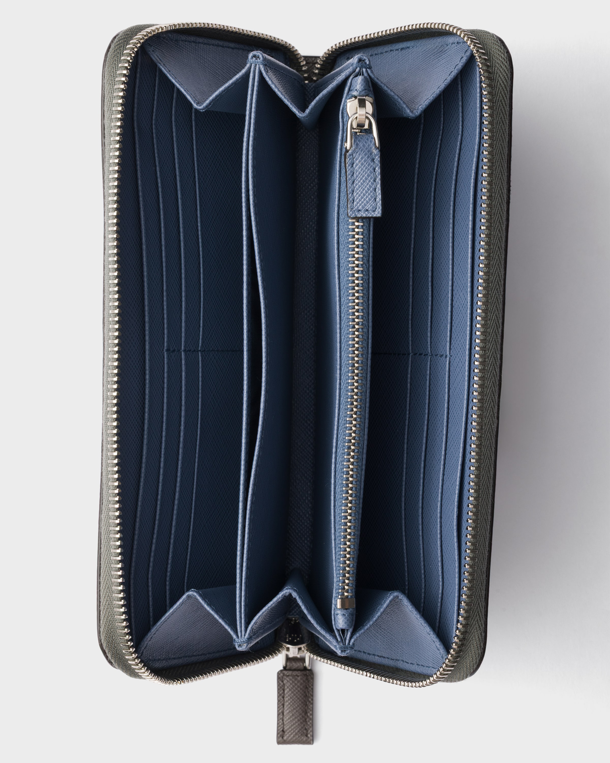 激安早い者勝ち✨ プラダ PRADA サフィアーノレザー 財布 マゼンダ ブルー スモーク/アビエーションブルー サフィアーノレザー 財布 | PRADA - 日本