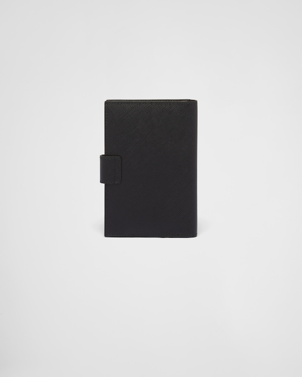 Reisepassetui aus Saffiano und Leder Reisepassetui aus Saffiano und Leder