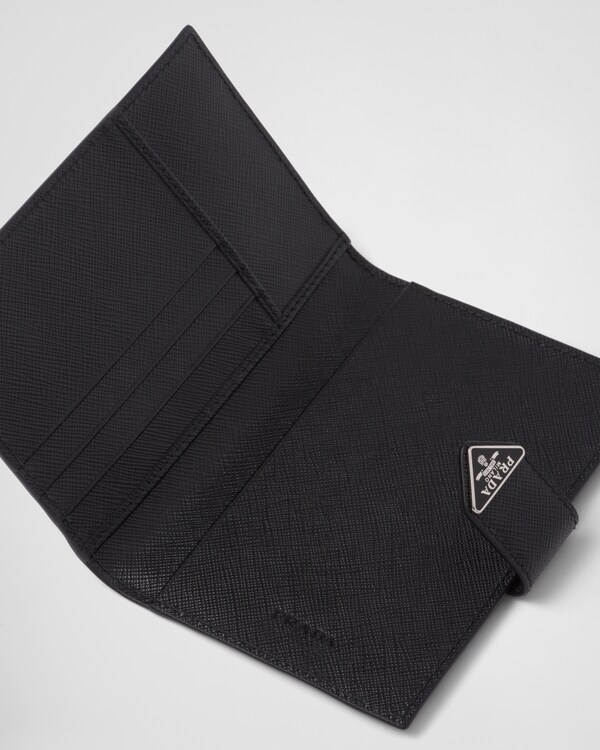 Reisepassetui aus Saffiano und Leder Reisepassetui aus Saffiano und Leder