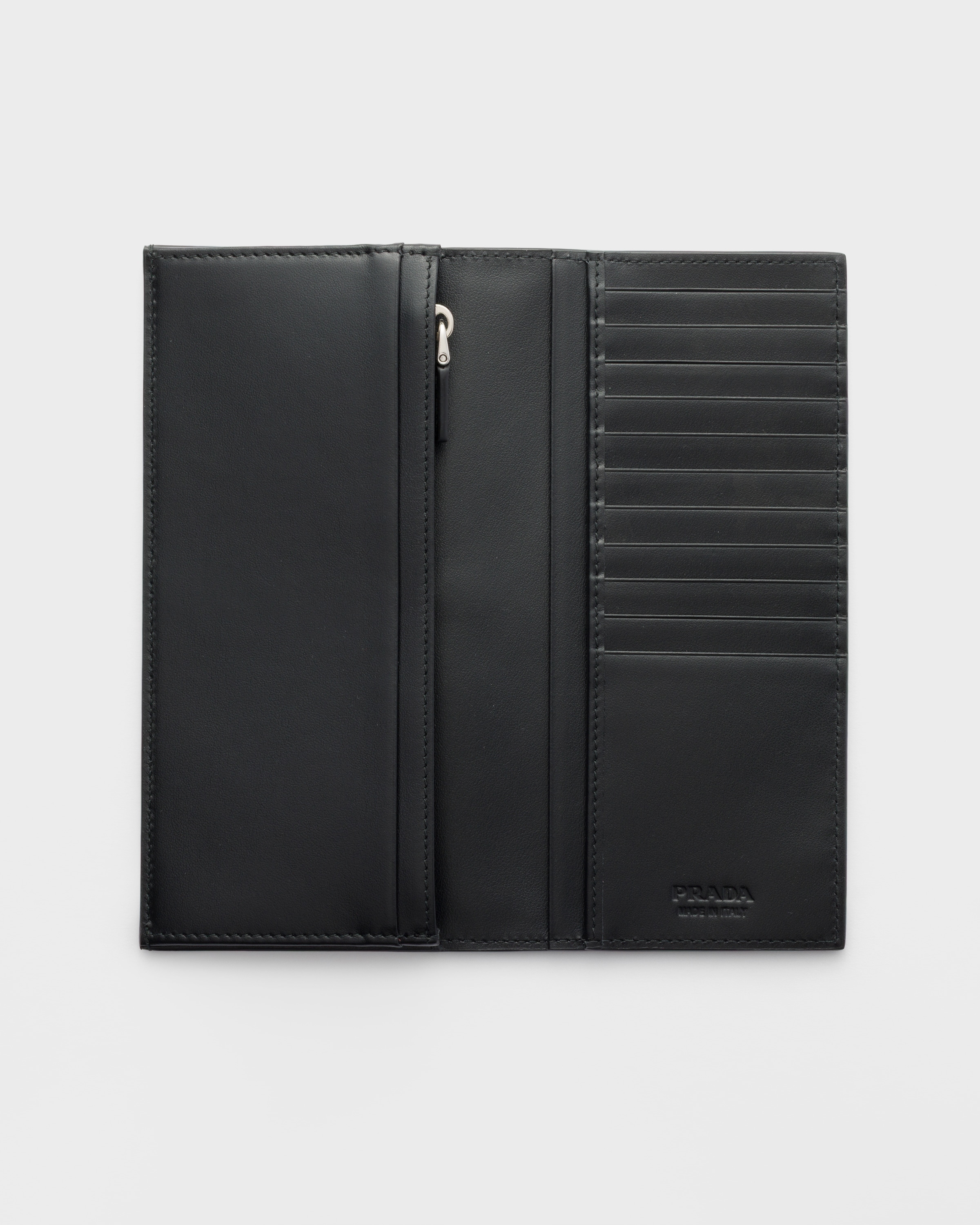 ブラック レザー 財布 | PRADA - 日本